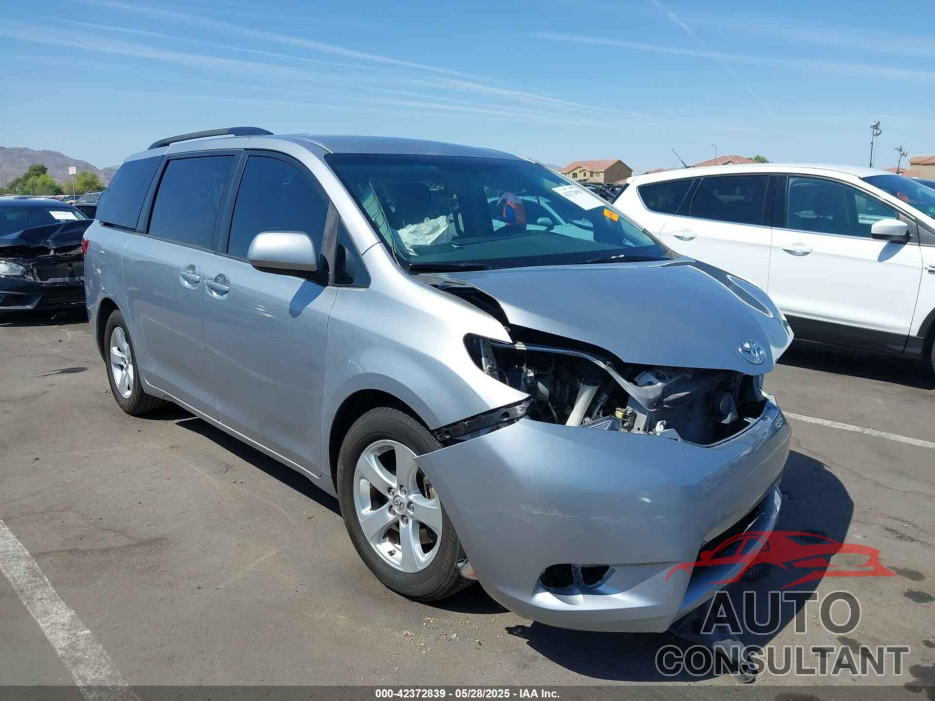 TOYOTA SIENNA 2015 - 5TDKK3DC4FS576186