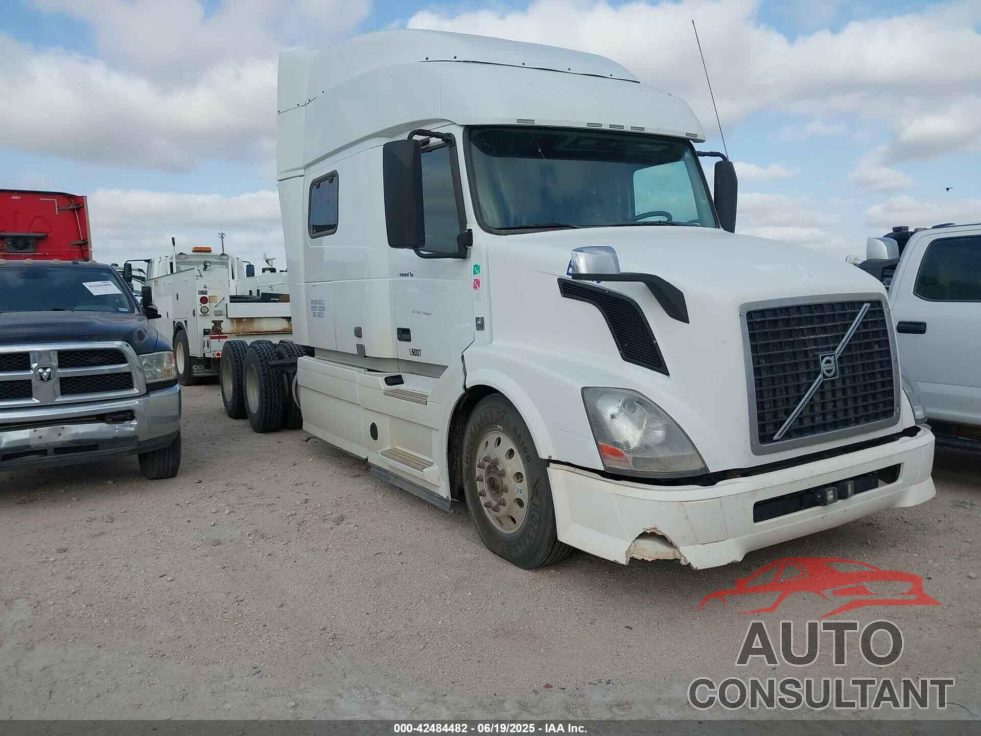 VOLVO VN 2015 - 4V4NC9EH5FN910646