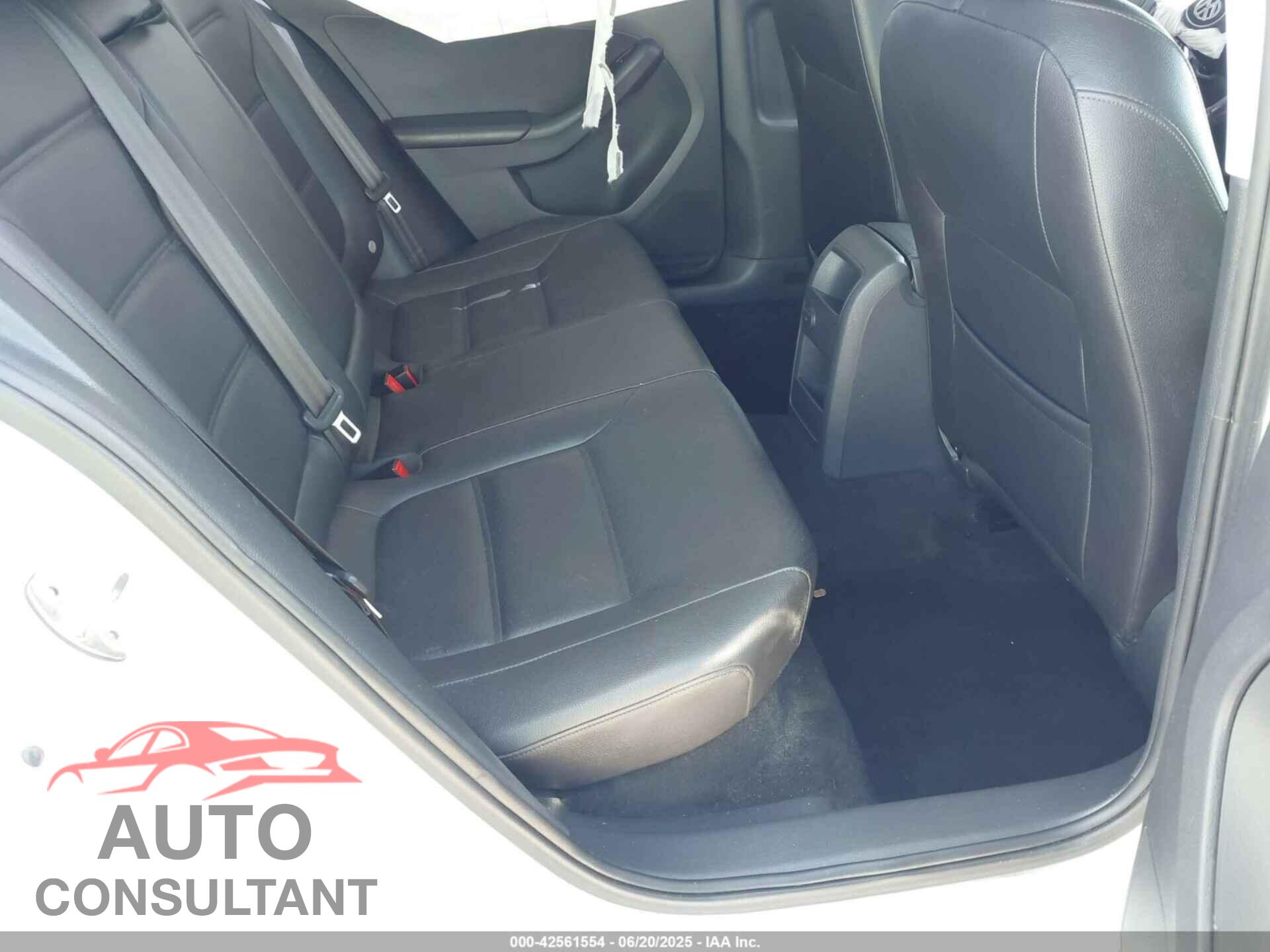 VOLKSWAGEN JETTA 2017 - 3VWDB7AJ4HM308368