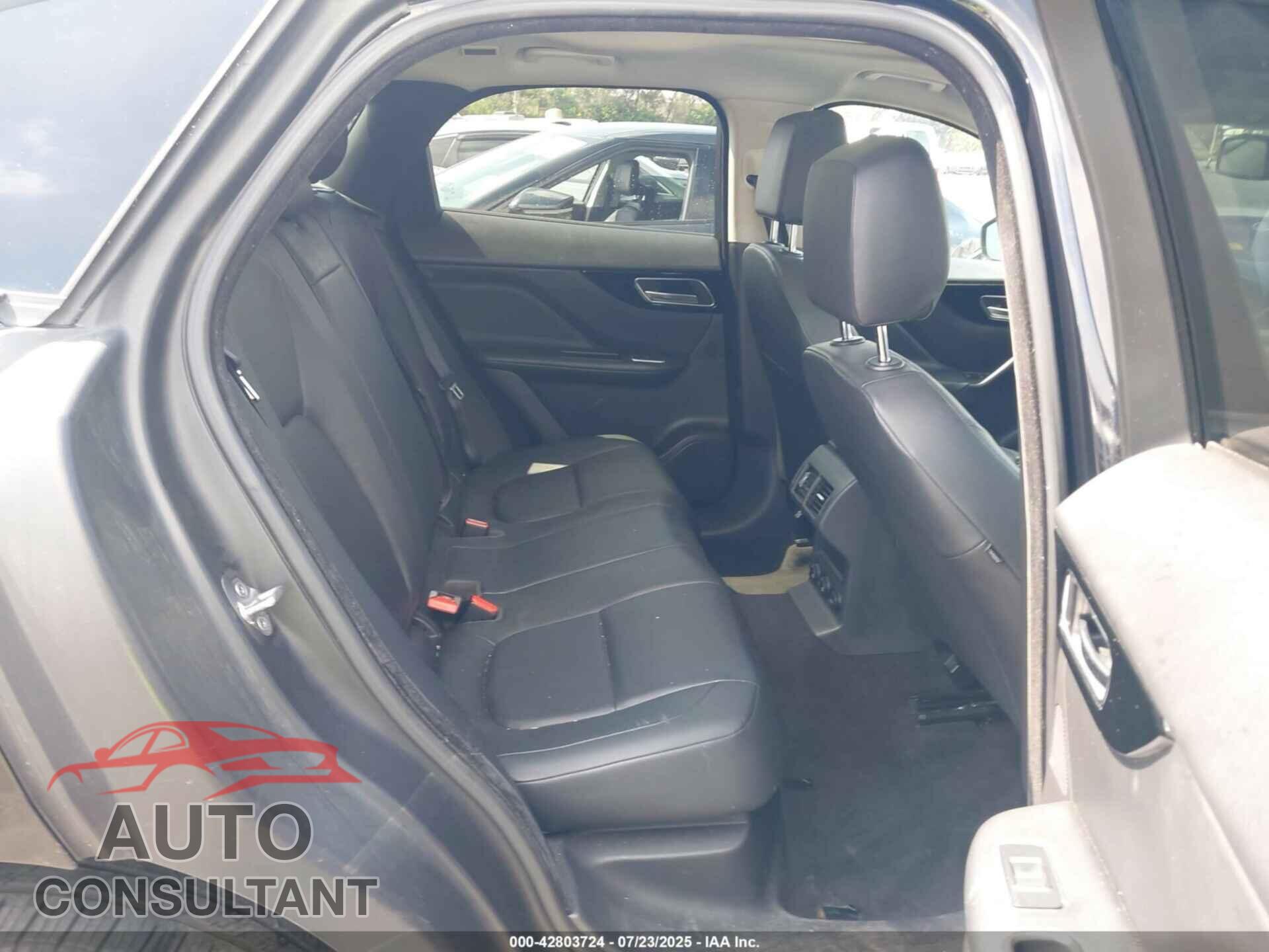 JAGUAR F-PACE 2018 - SADCJ2FX0JA281985