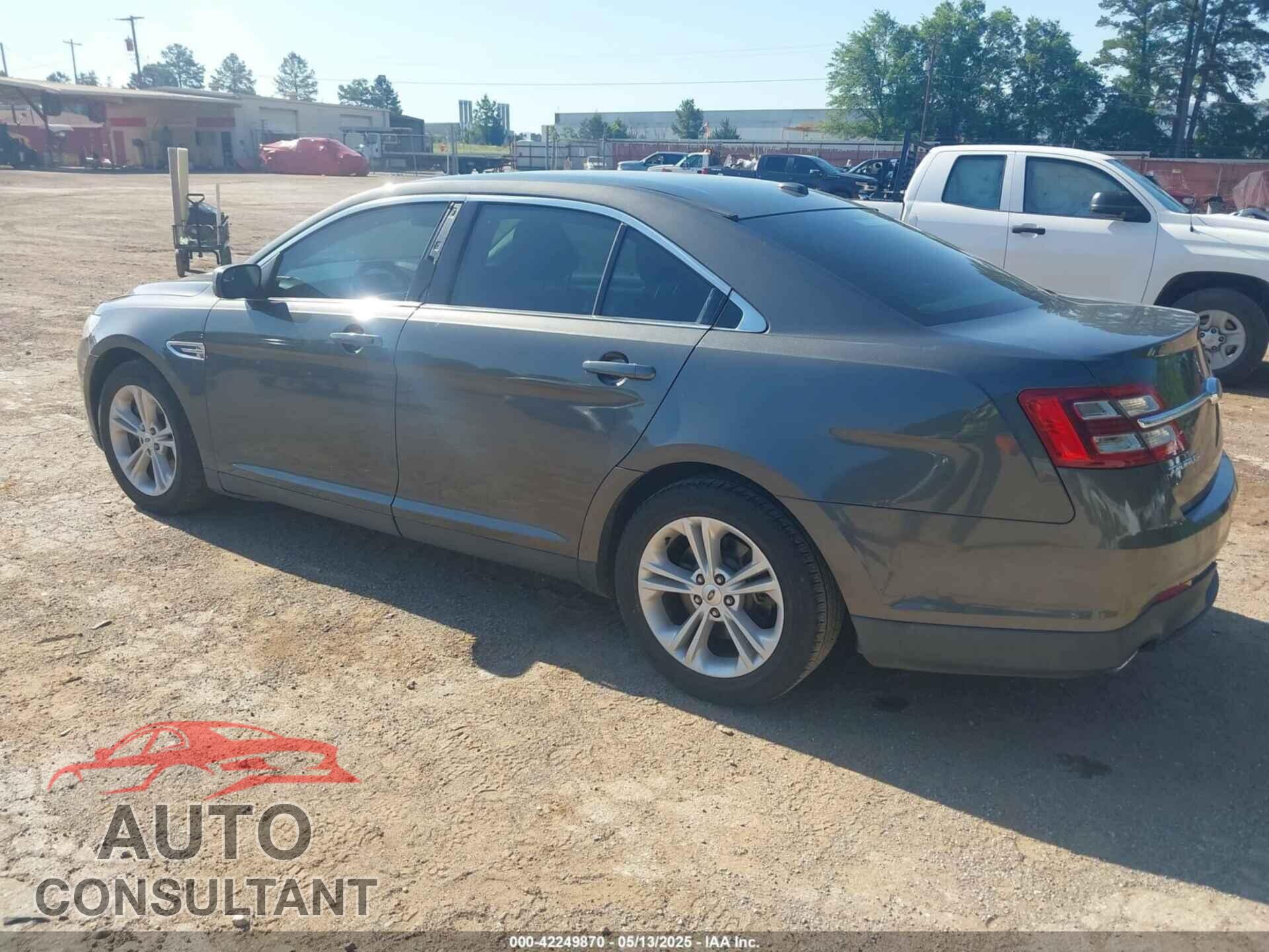 FORD TAURUS 2017 - 1FAHP2D81HG110235