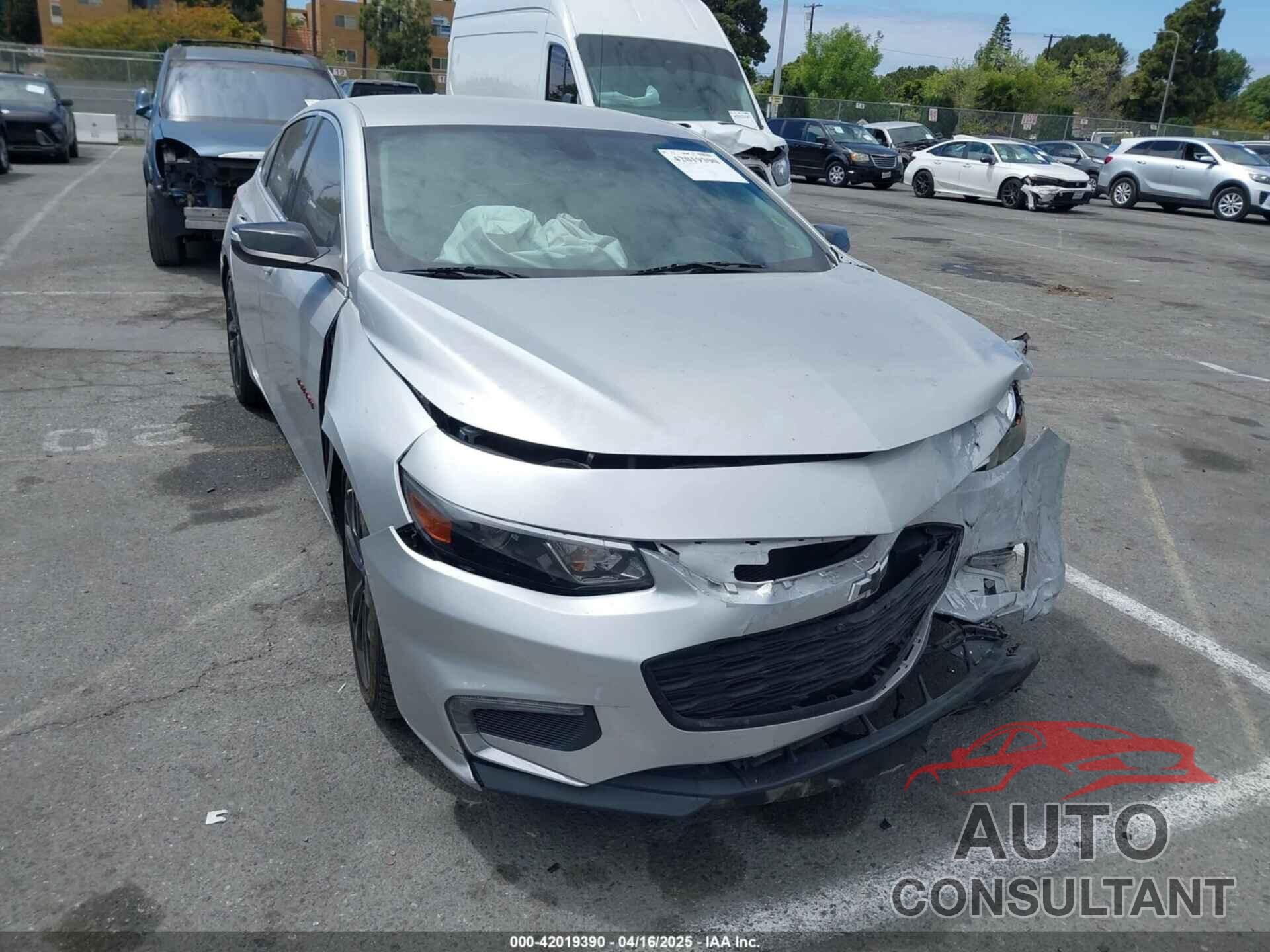 CHEVROLET MALIBU 2018 - 1G1ZD5ST7JF200977