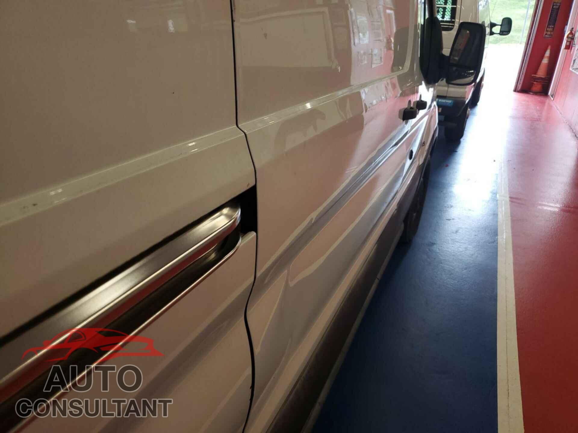 FORD TRANSIT 2015 - 1FTNE1YM5FKB01049