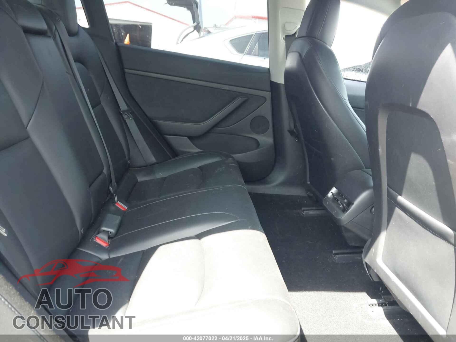 TESLA MODEL 3 2021 - 5YJ3E1EB3MF014884