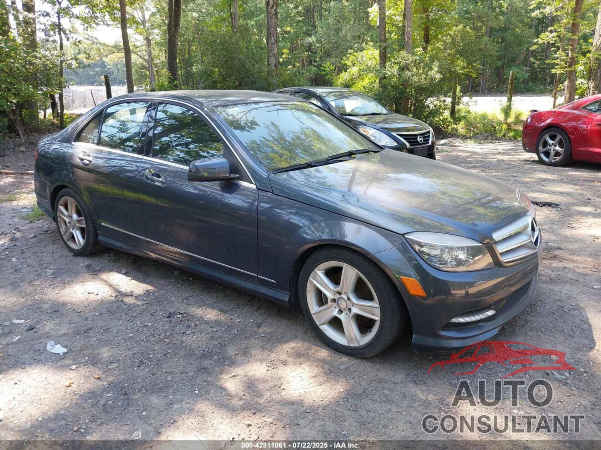 MERCEDES-BENZ C 300 2011 - WDDGF8BB3BR143300