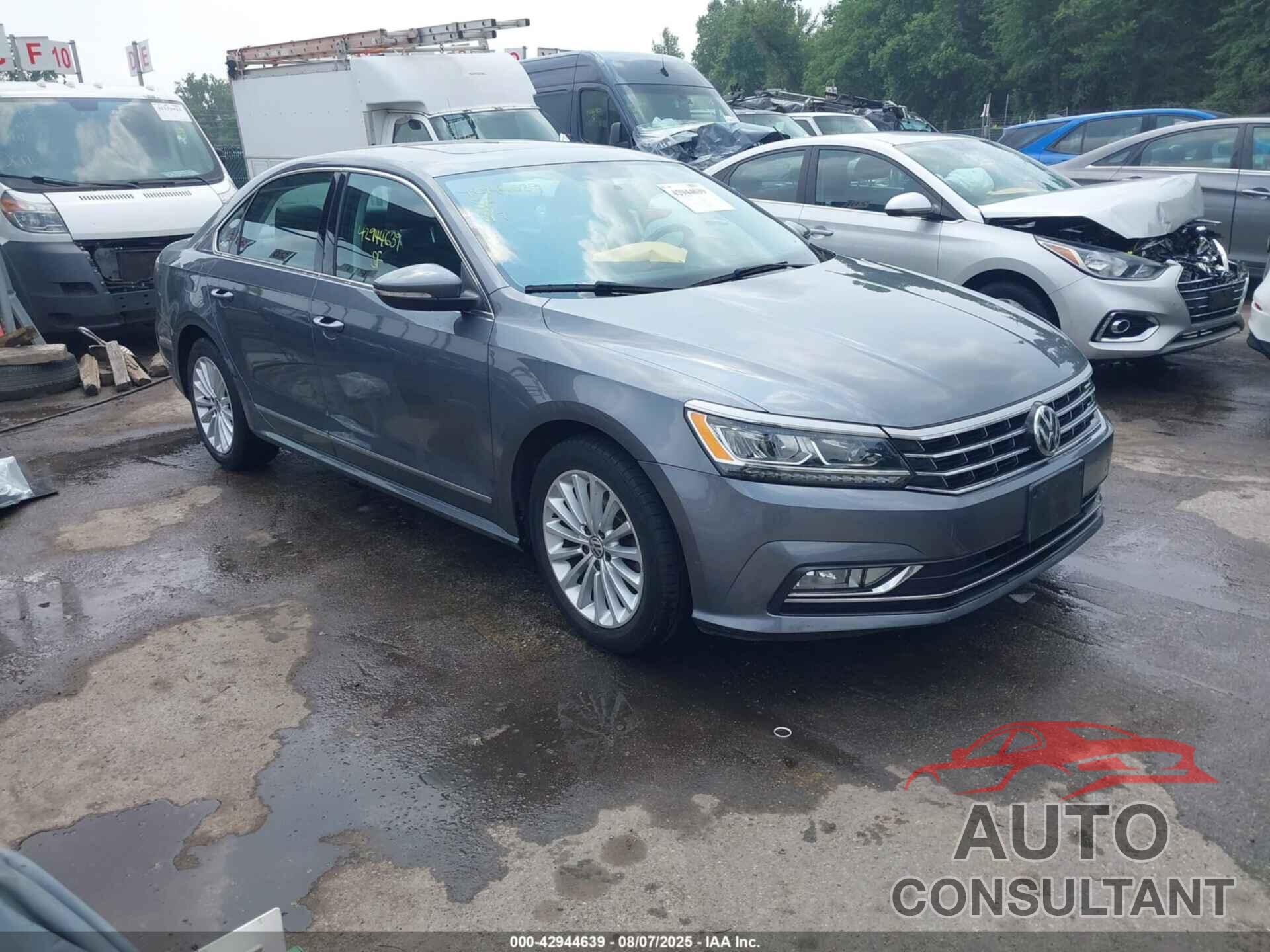 VOLKSWAGEN PASSAT 2017 - 1VWBT7A39HC034835