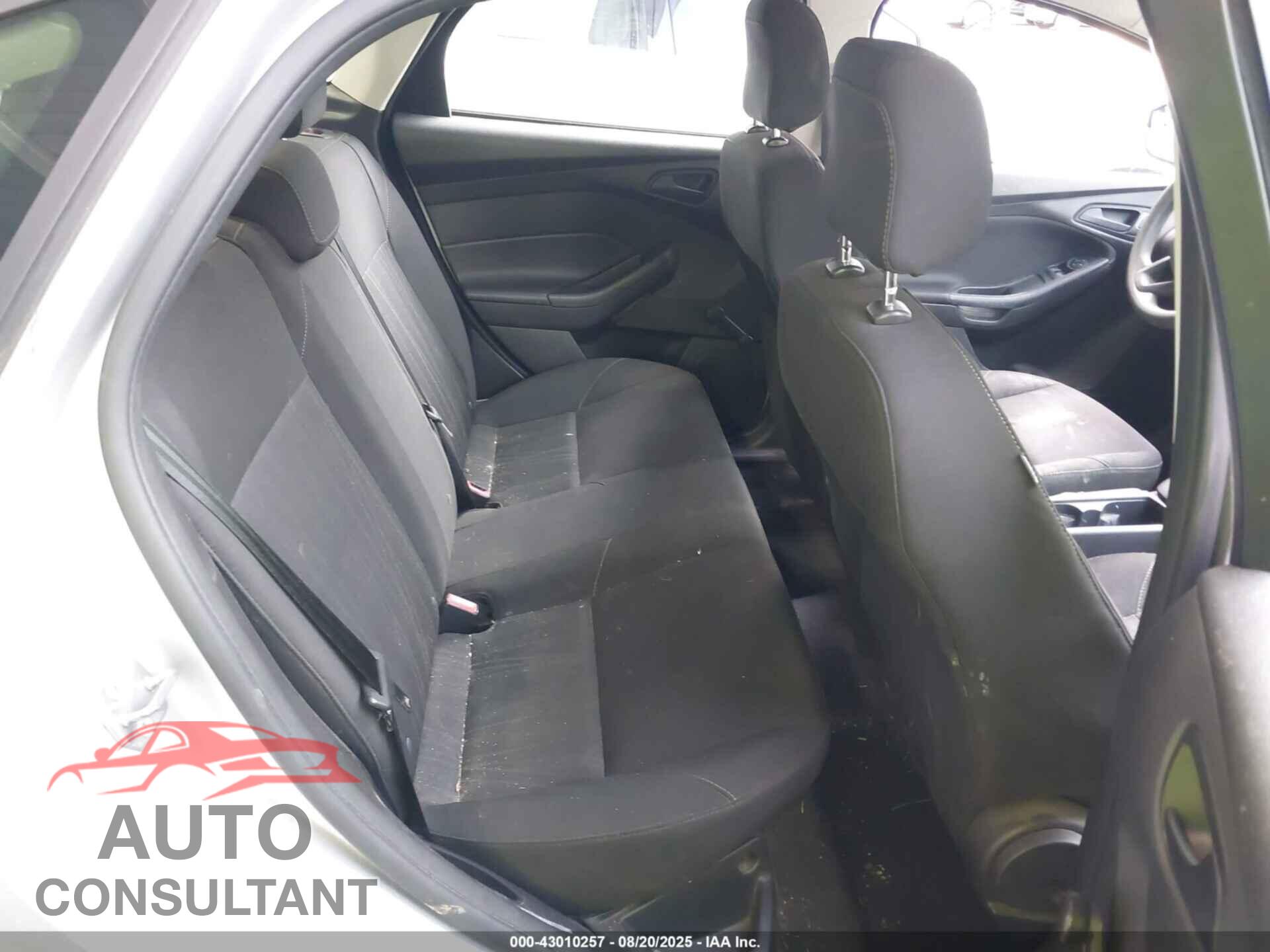 FORD FOCUS 2016 - 1FADP3E27GL207573