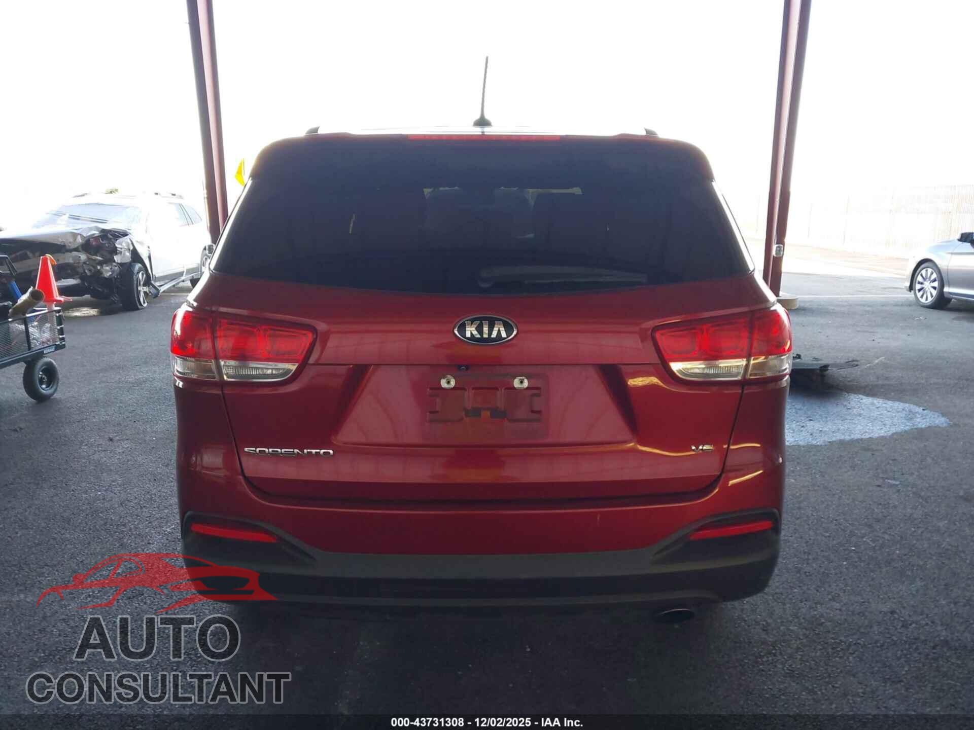 KIA SORENTO 2017 - 5XYPG4A56HG208112