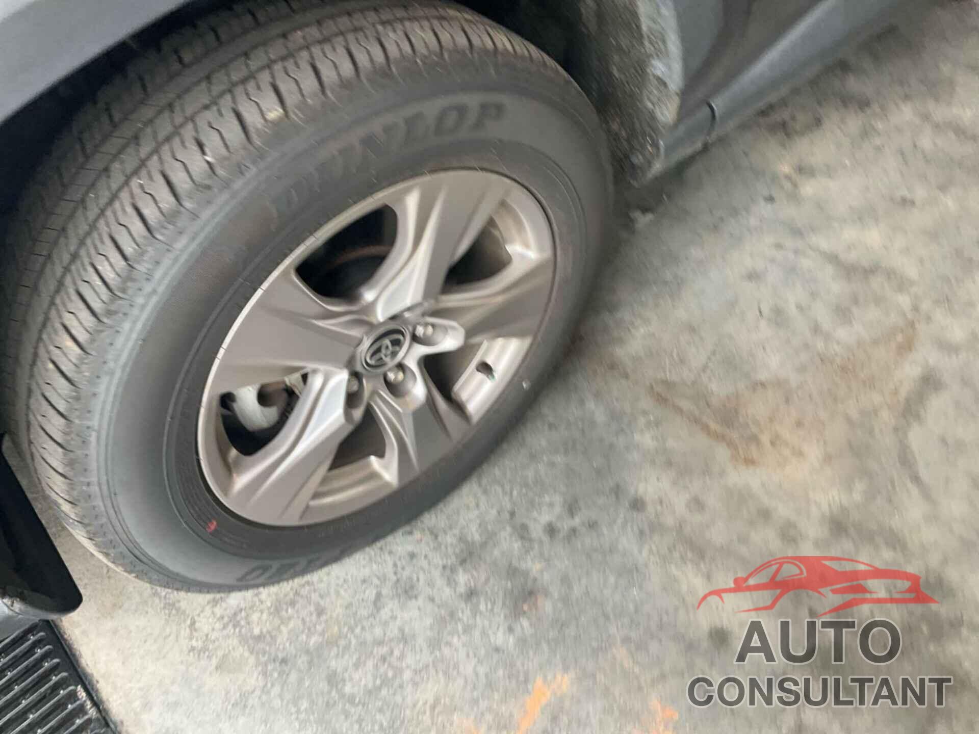 TOYOTA RAV4 2022 - 2T3P1RFV1NC288828
