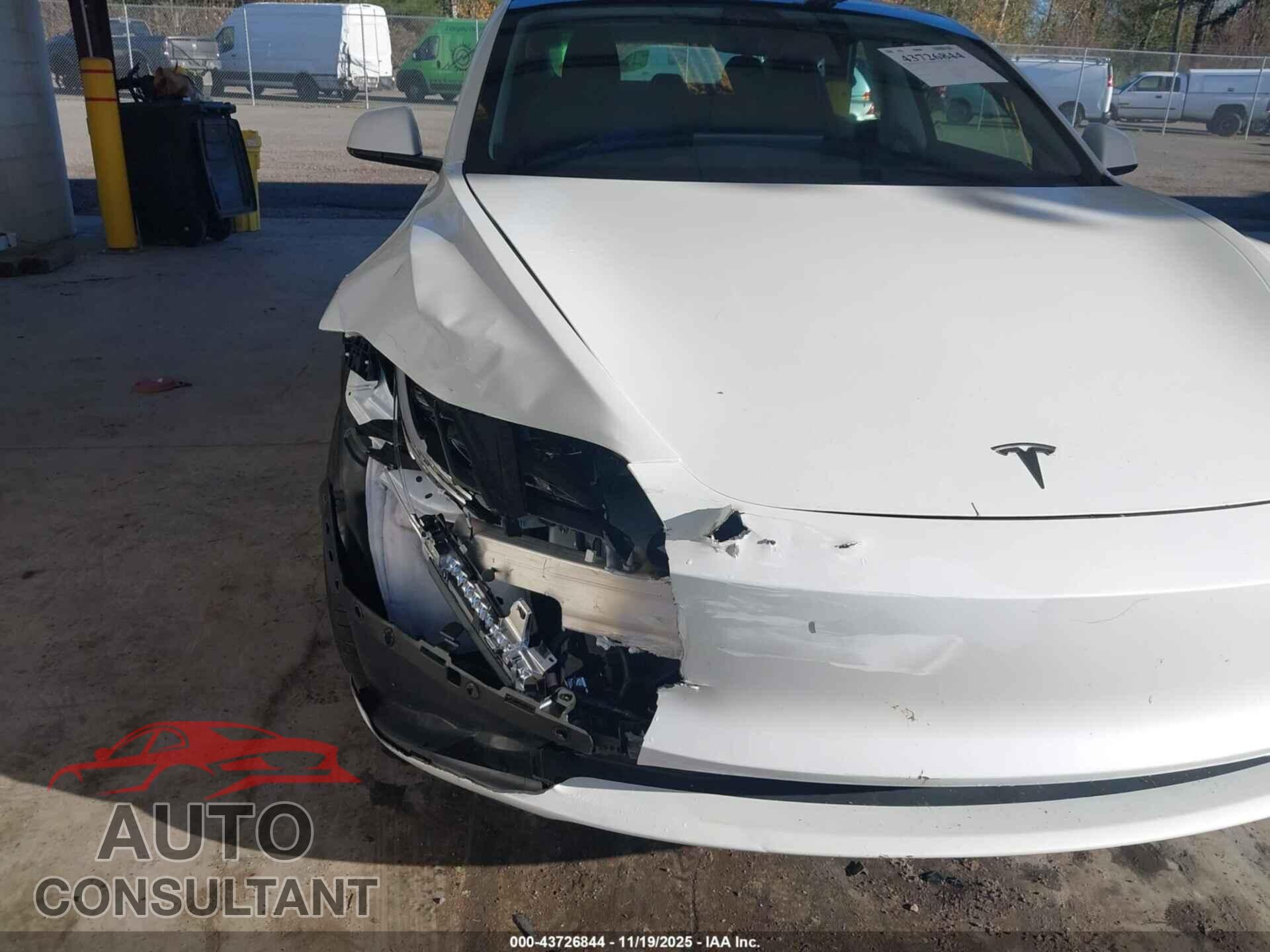 TESLA MODEL 3 2024 - 5YJ3E1EA9RF866476