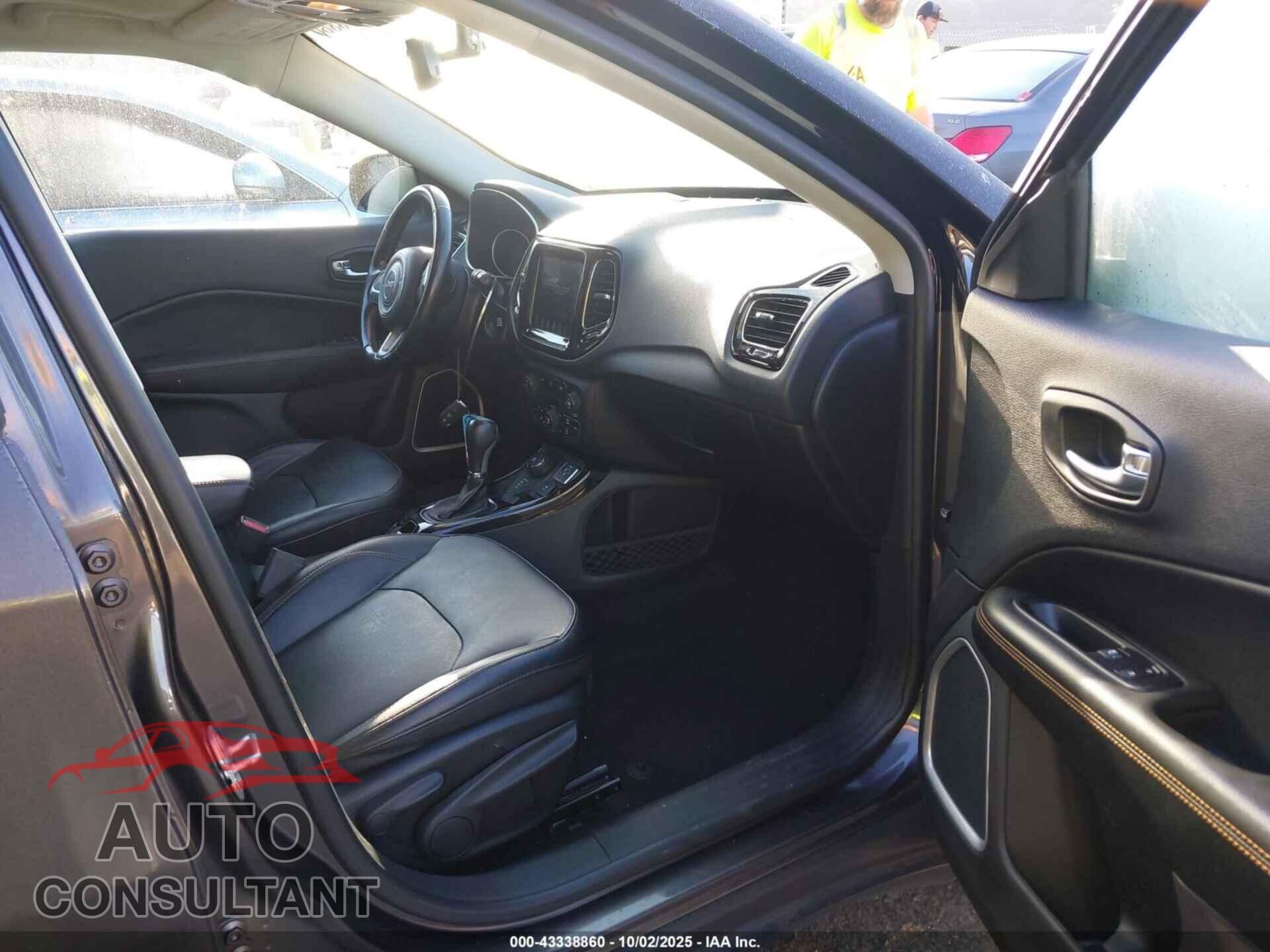 JEEP COMPASS 2019 - 3C4NJDCB3KT842909