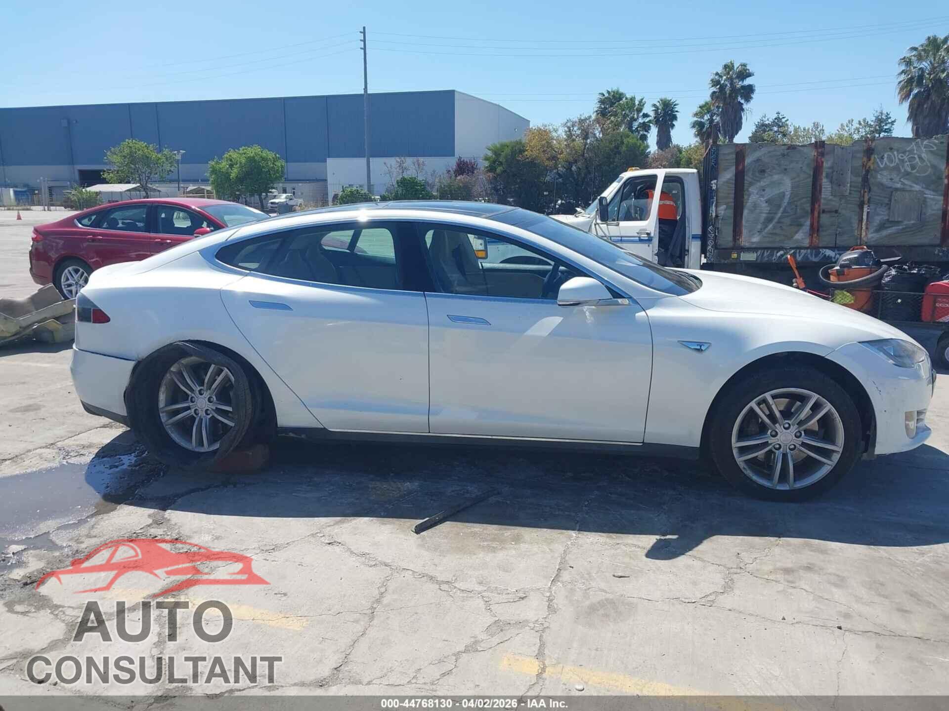 TESLA MODEL S 2012 - 5YJSA1DN1CFS00151