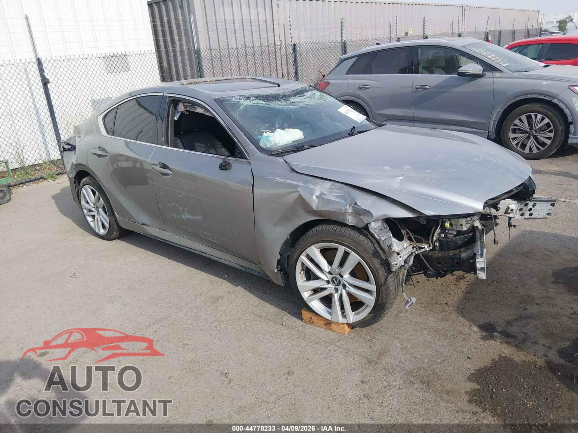 LEXUS IS 300 2021 - JTHCA1D2XM5116342