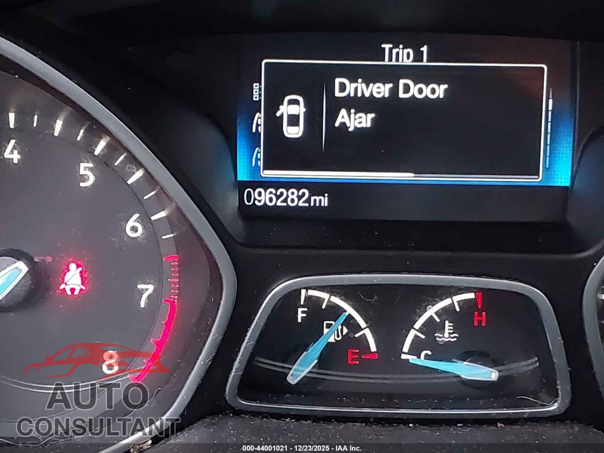 FORD FOCUS 2017 - 1FADP3E21HL298731