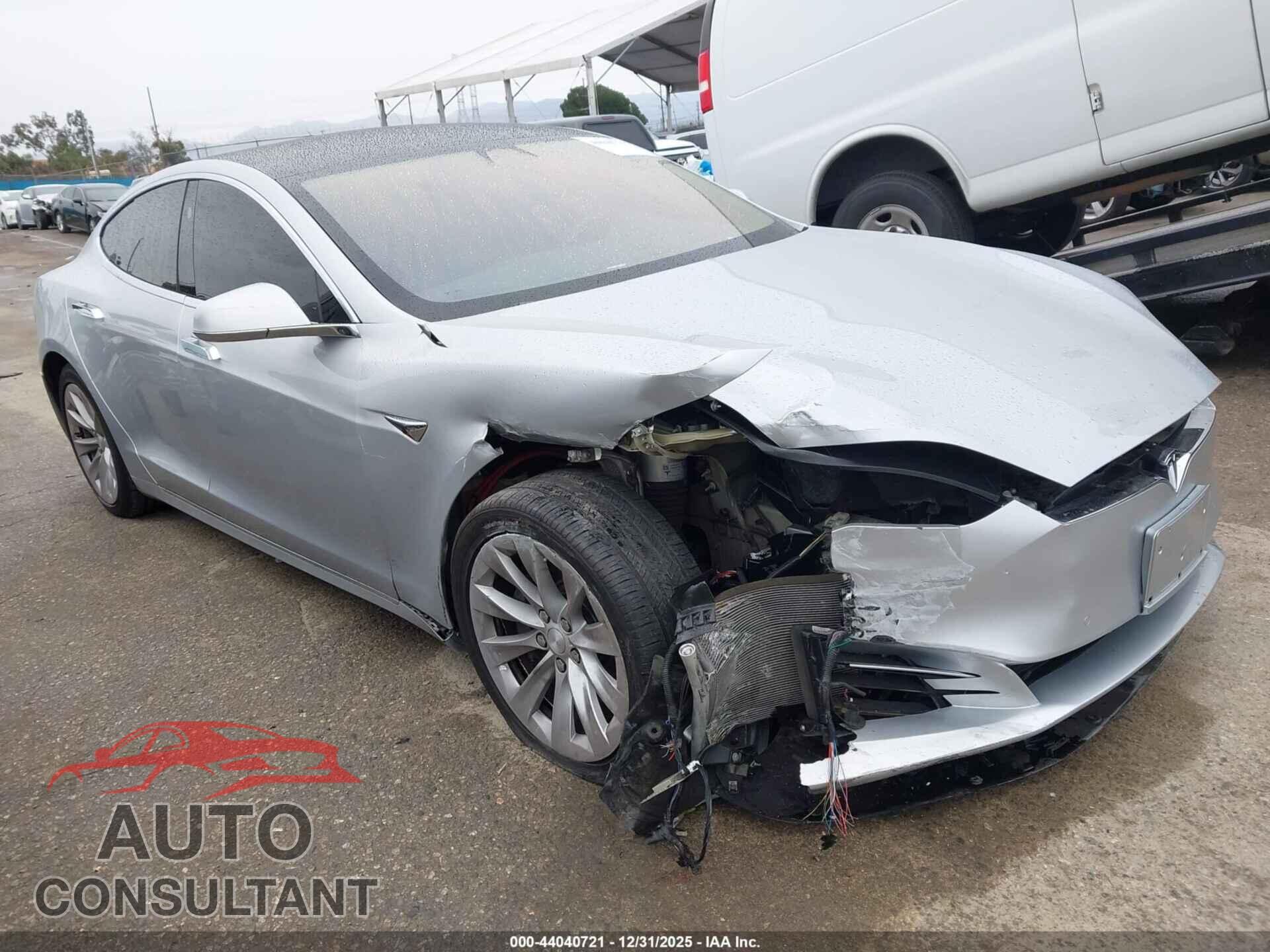 TESLA MODEL S 2018 - 5YJSA1E26JF268785