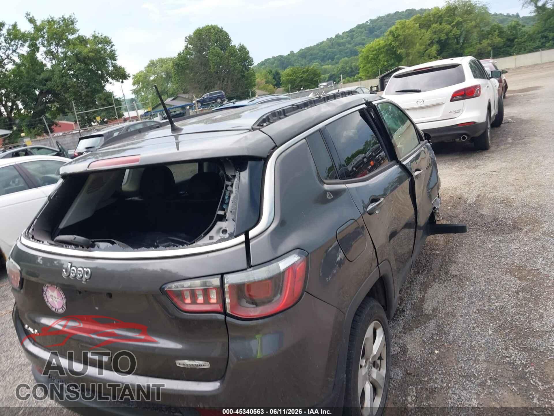 JEEP COMPASS 2018 - 3C4NJDBB4JT201414