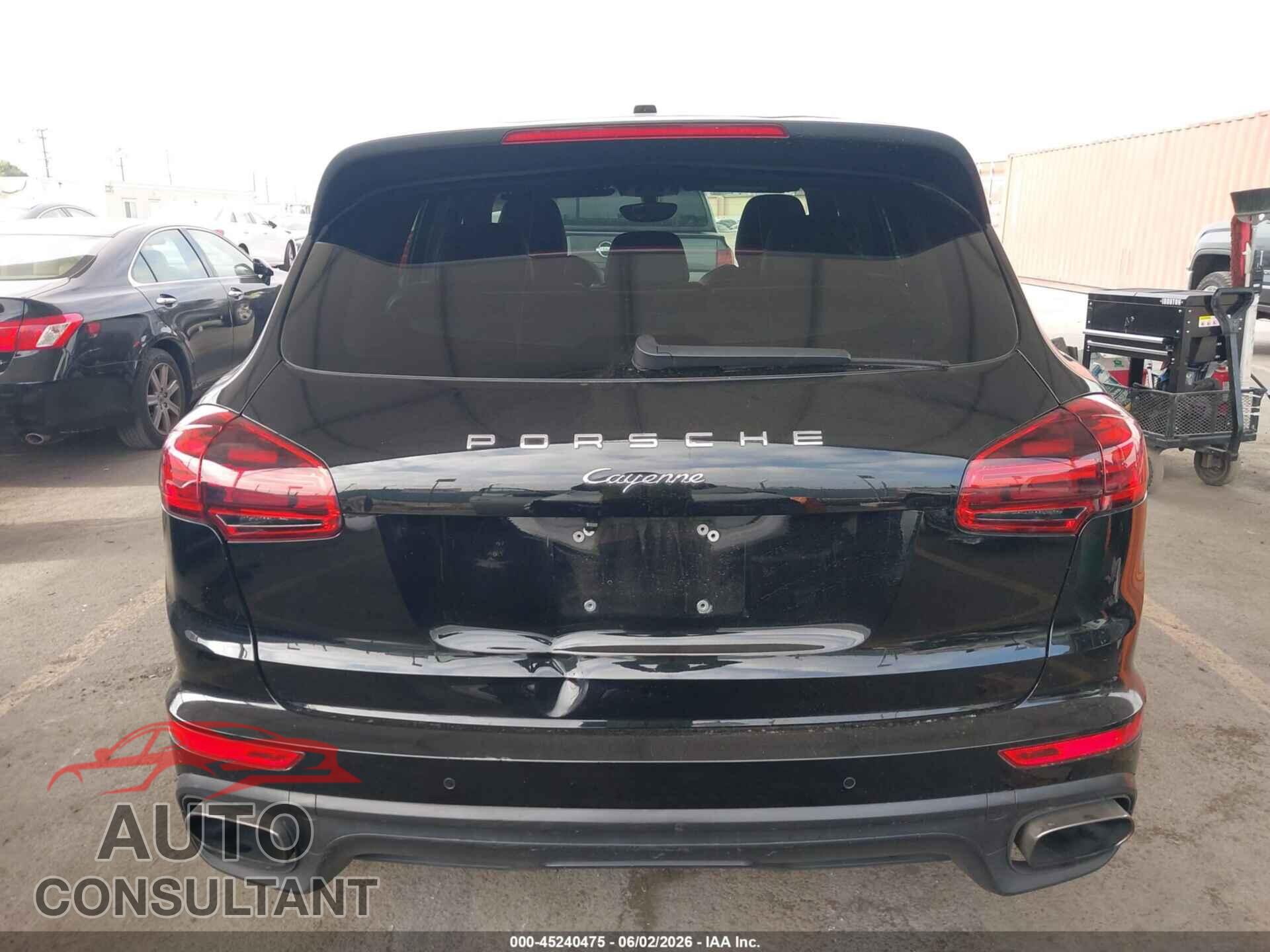 PORSCHE CAYENNE 2018 - WP1AA2A27JKA01096
