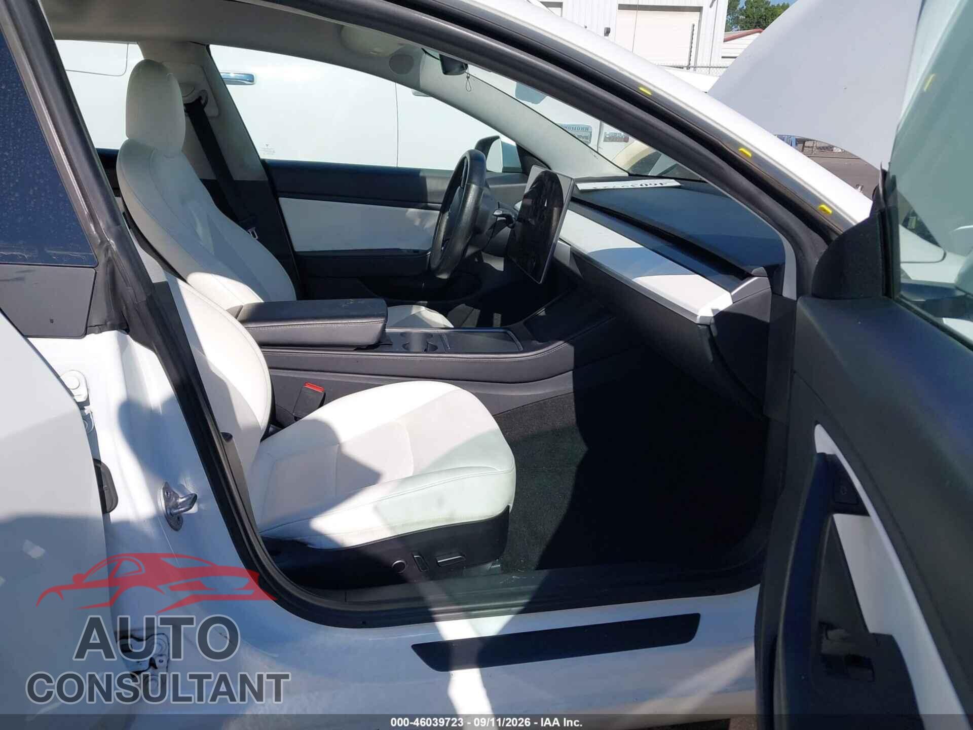 TESLA MODEL 3 2021 - 5YJ3E1EA0MF921714