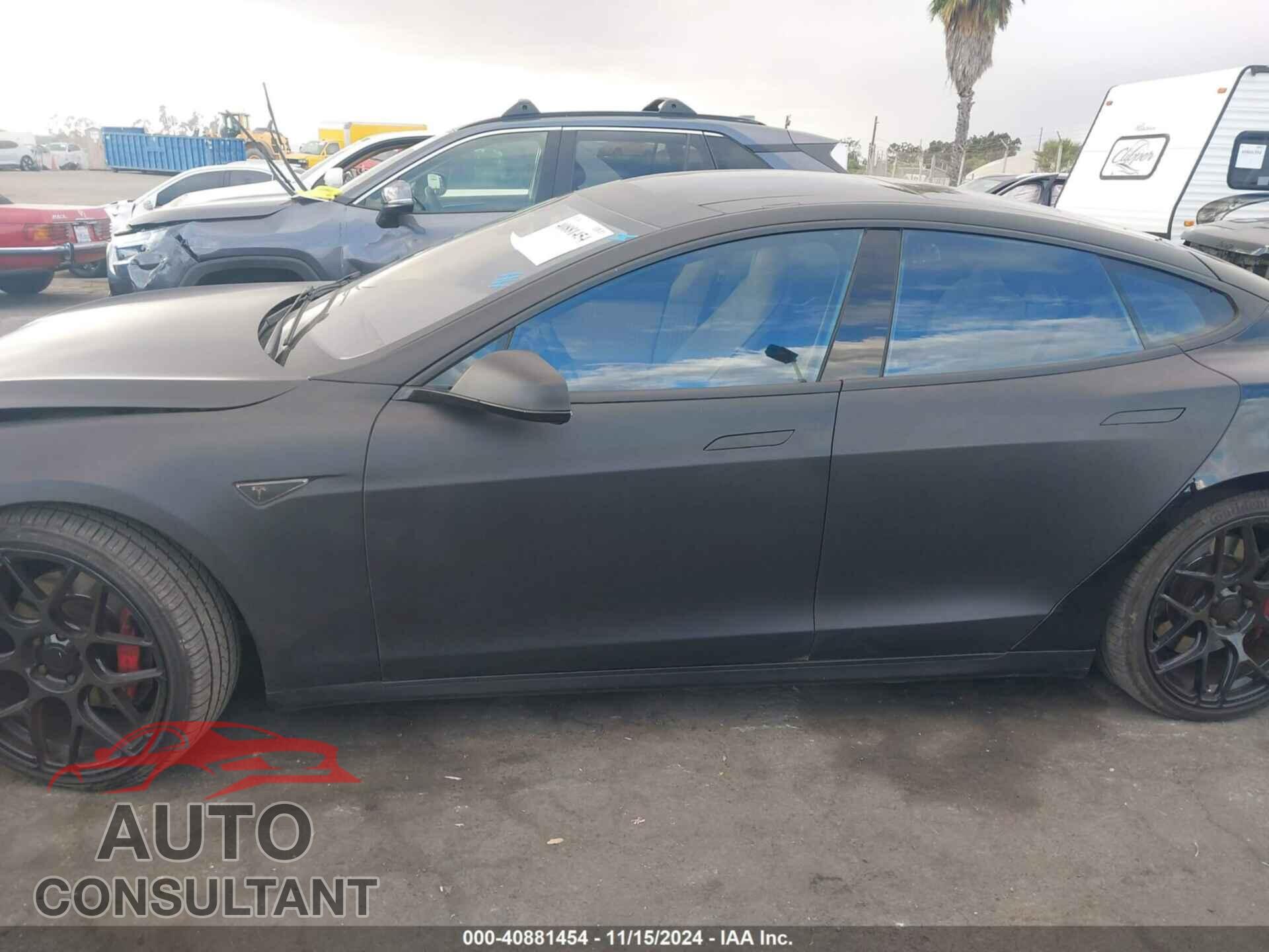 TESLA MODEL S 2013 - 5YJSA1DN3DFP10695