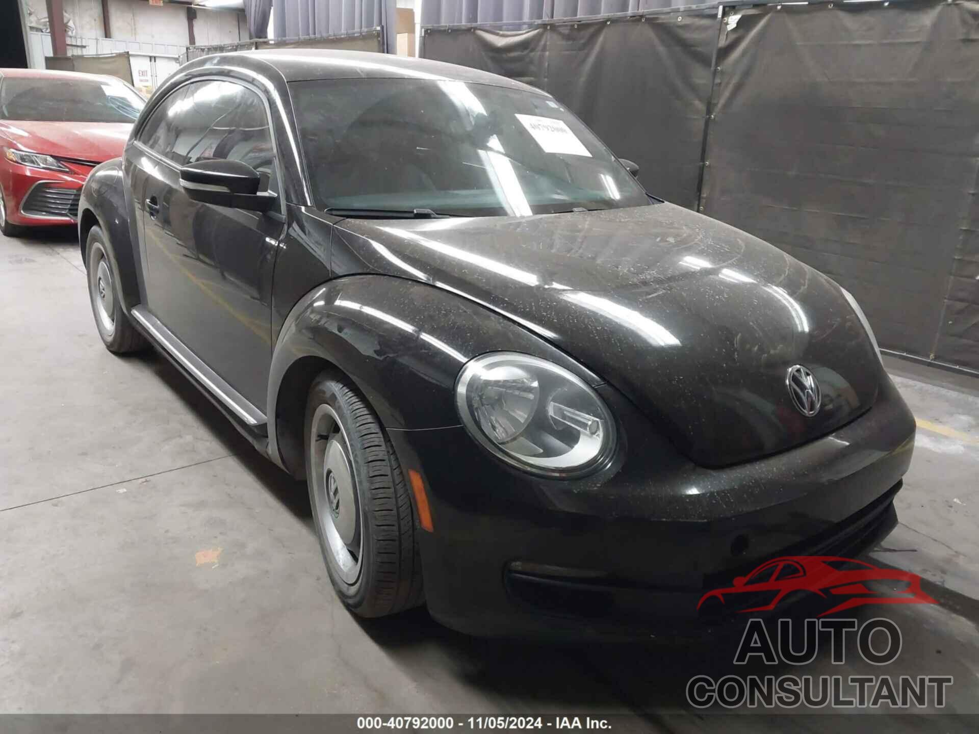 VOLKSWAGEN BEETLE 2013 - 3VWJX7AT2DM602173