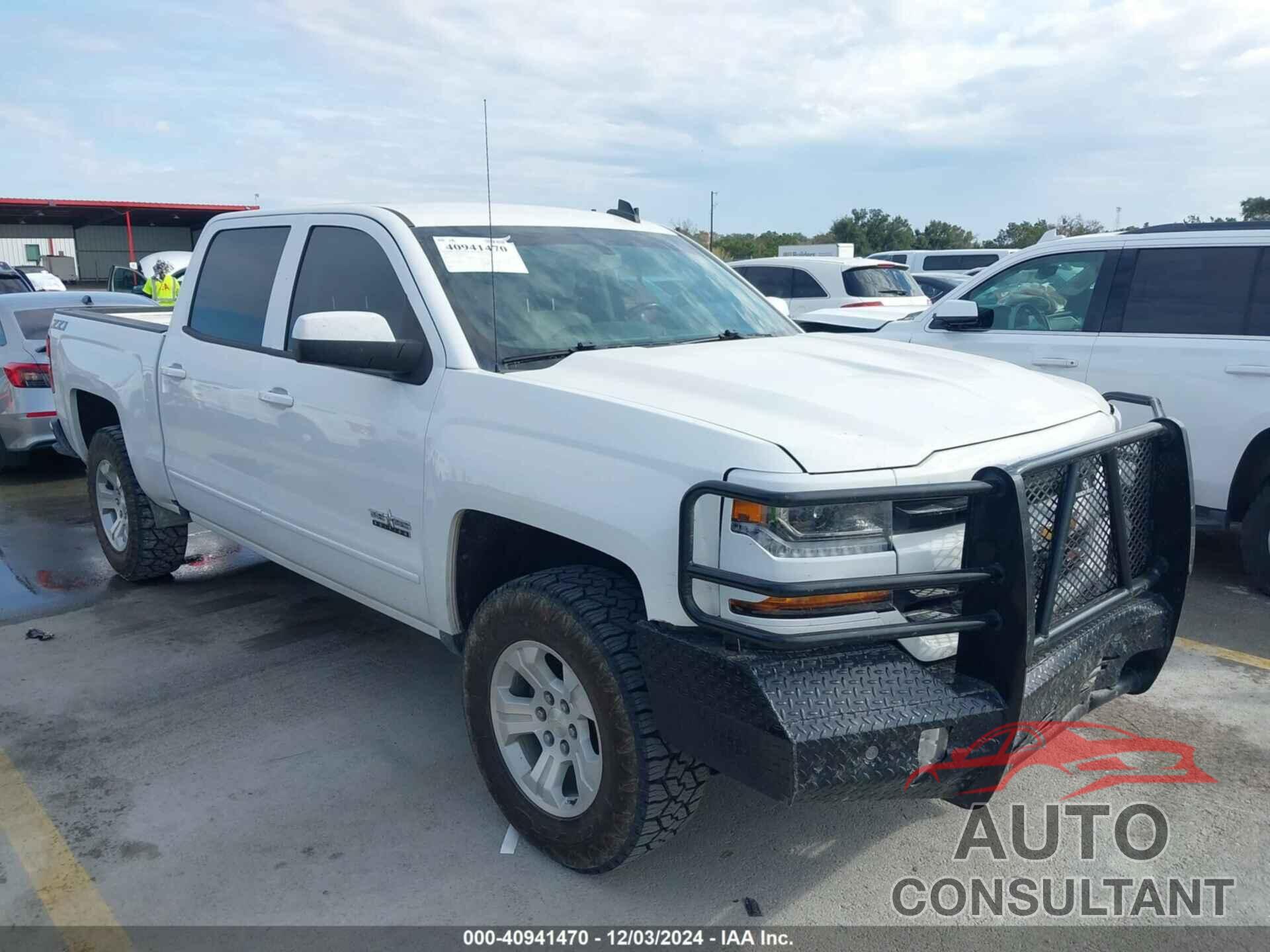 CHEVROLET SILVERADO 1500 2018 - 3GCUKREC1JG189483