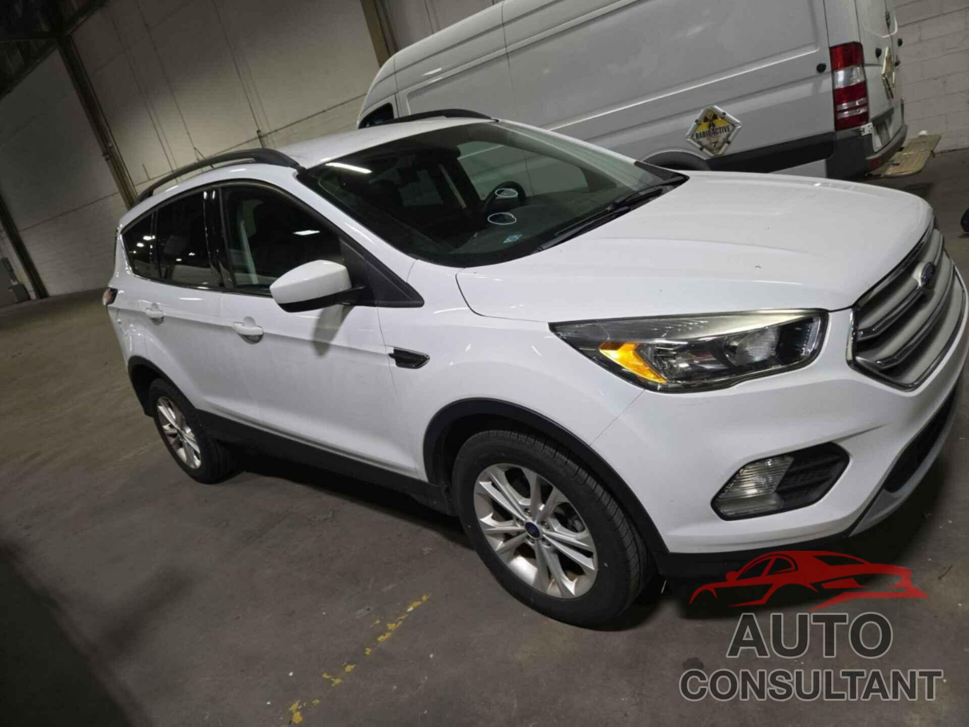 FORD ESCAPE 2018 - 1FMCU0GD2JUD30979