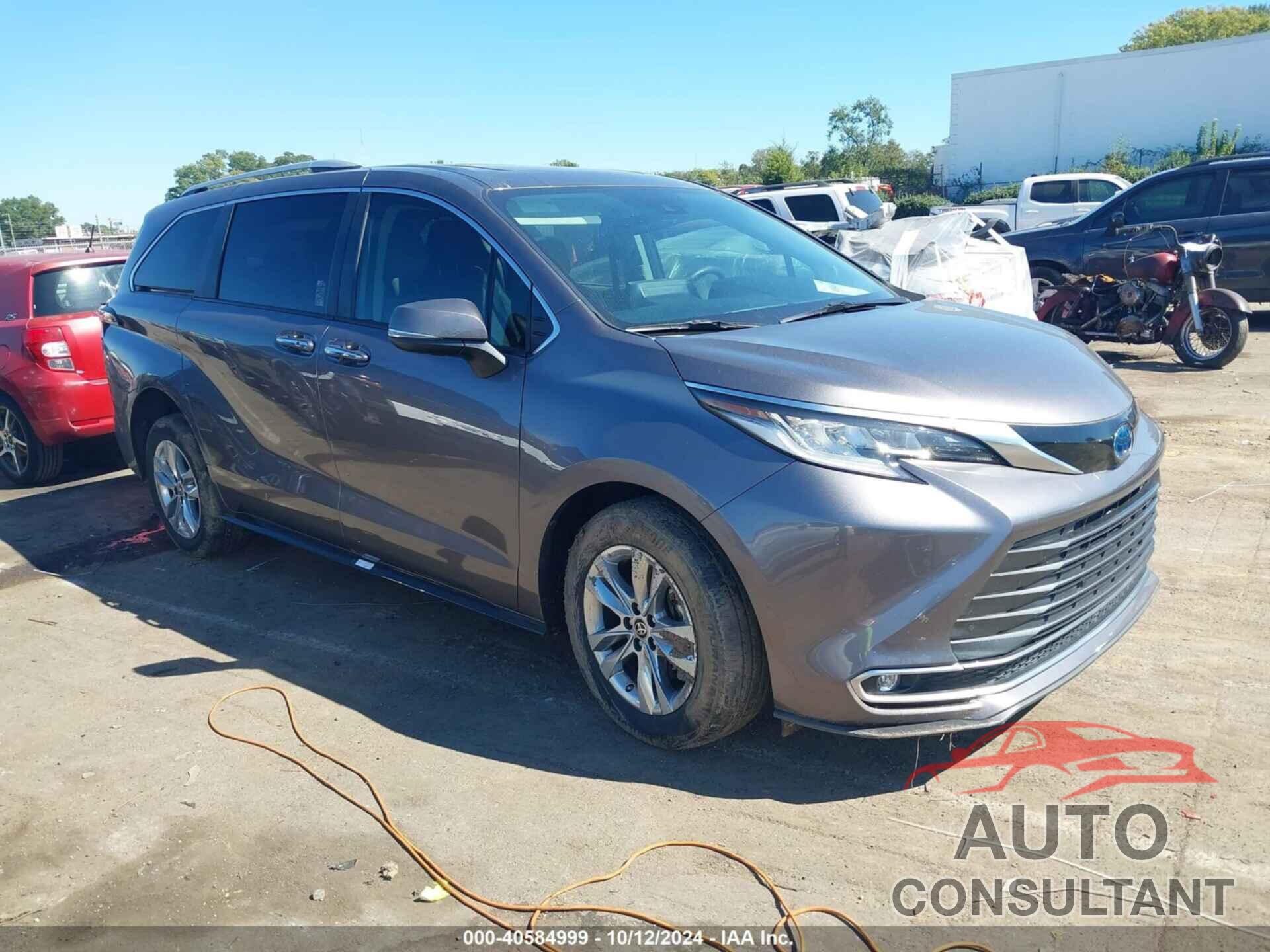 TOYOTA SIENNA 2022 - 5TDZRKEC5NS085711