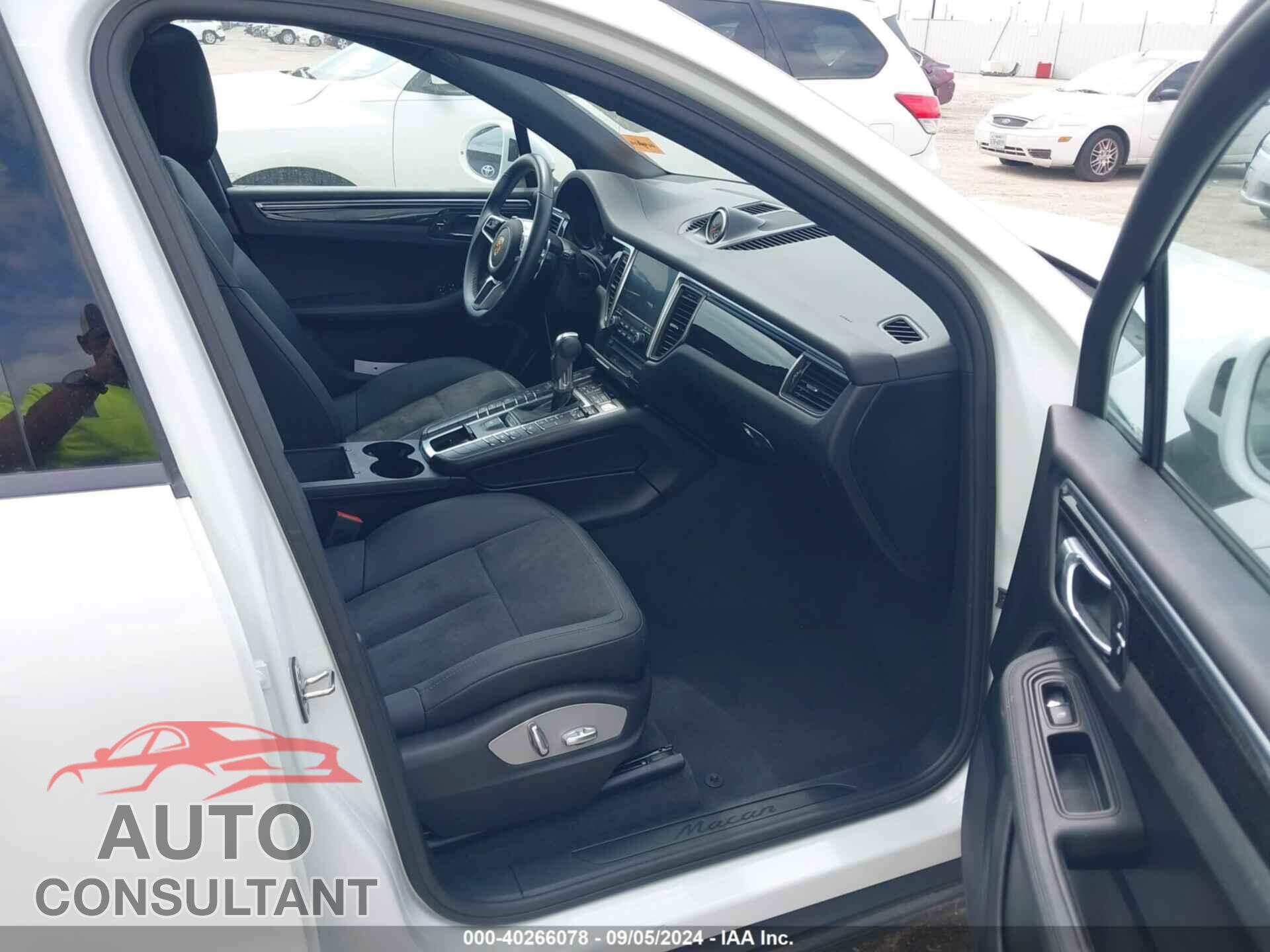 PORSCHE MACAN 2017 - WP1AA2A59HLB07015