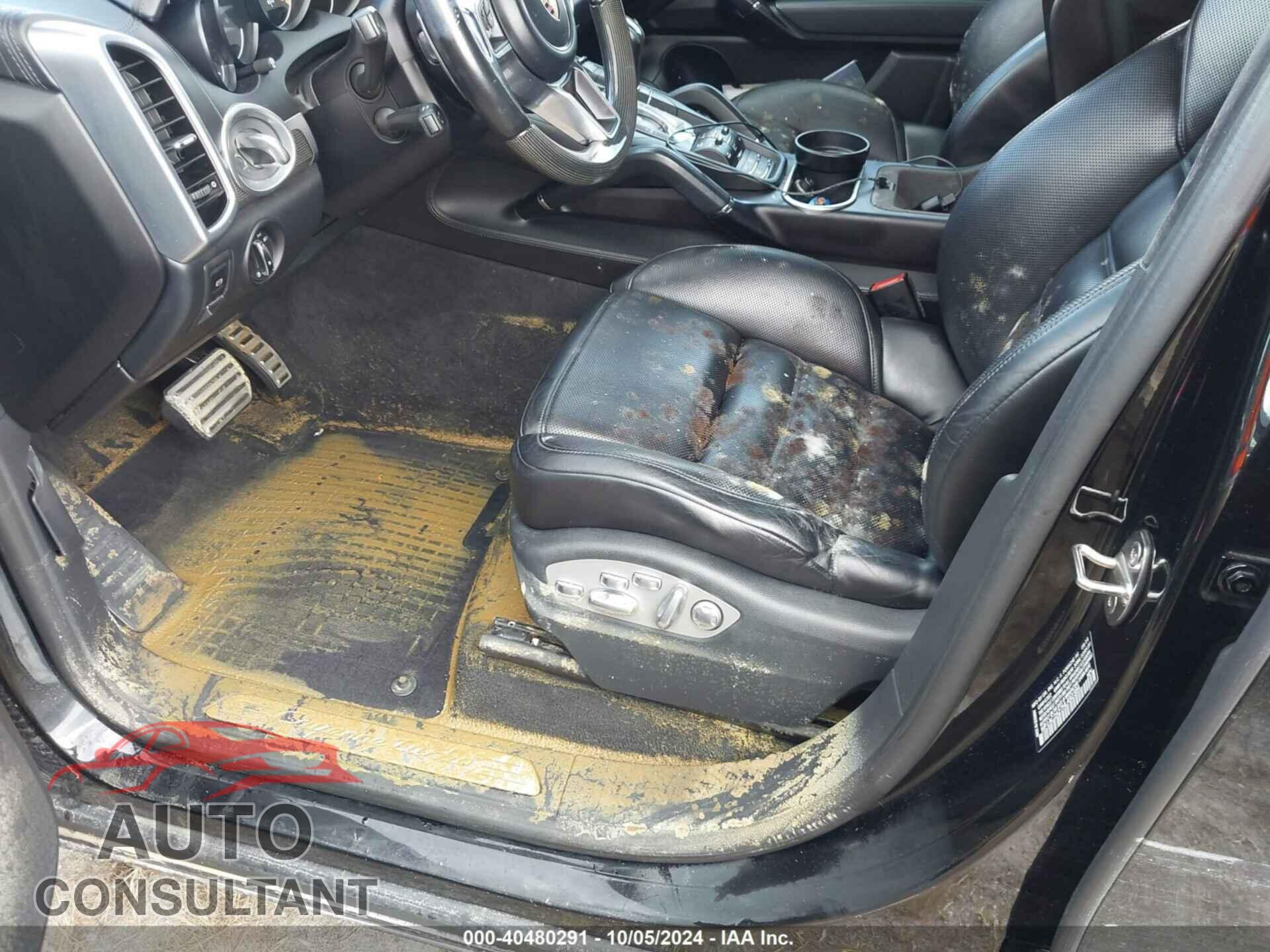 PORSCHE CAYENNE 2017 - WP1AC2A27HLA92384