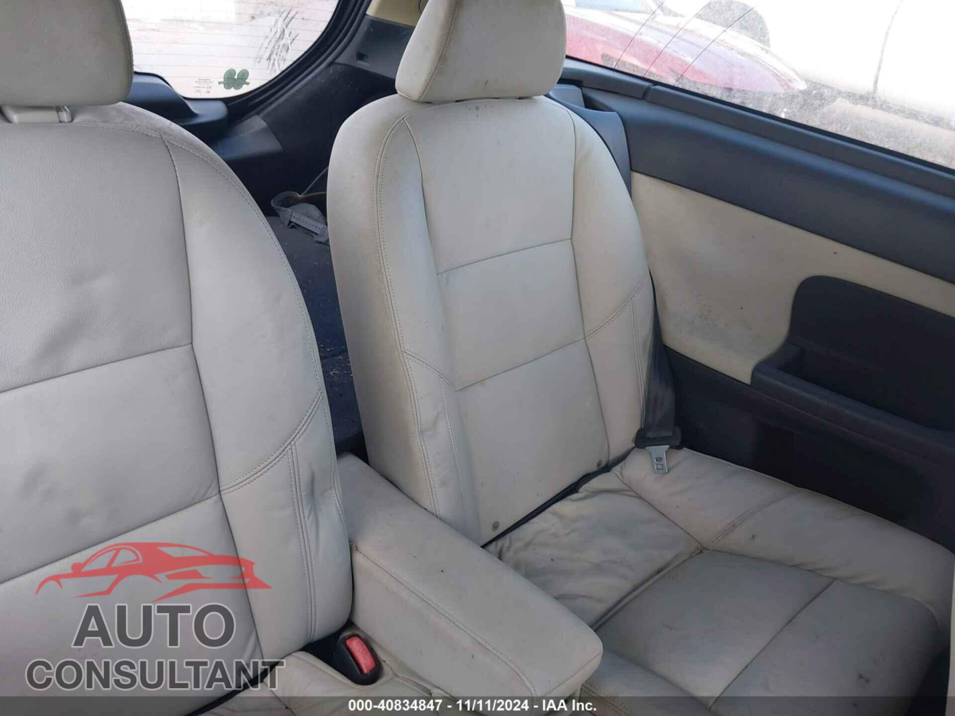VOLVO C30 2012 - YV1672MK5C2280403
