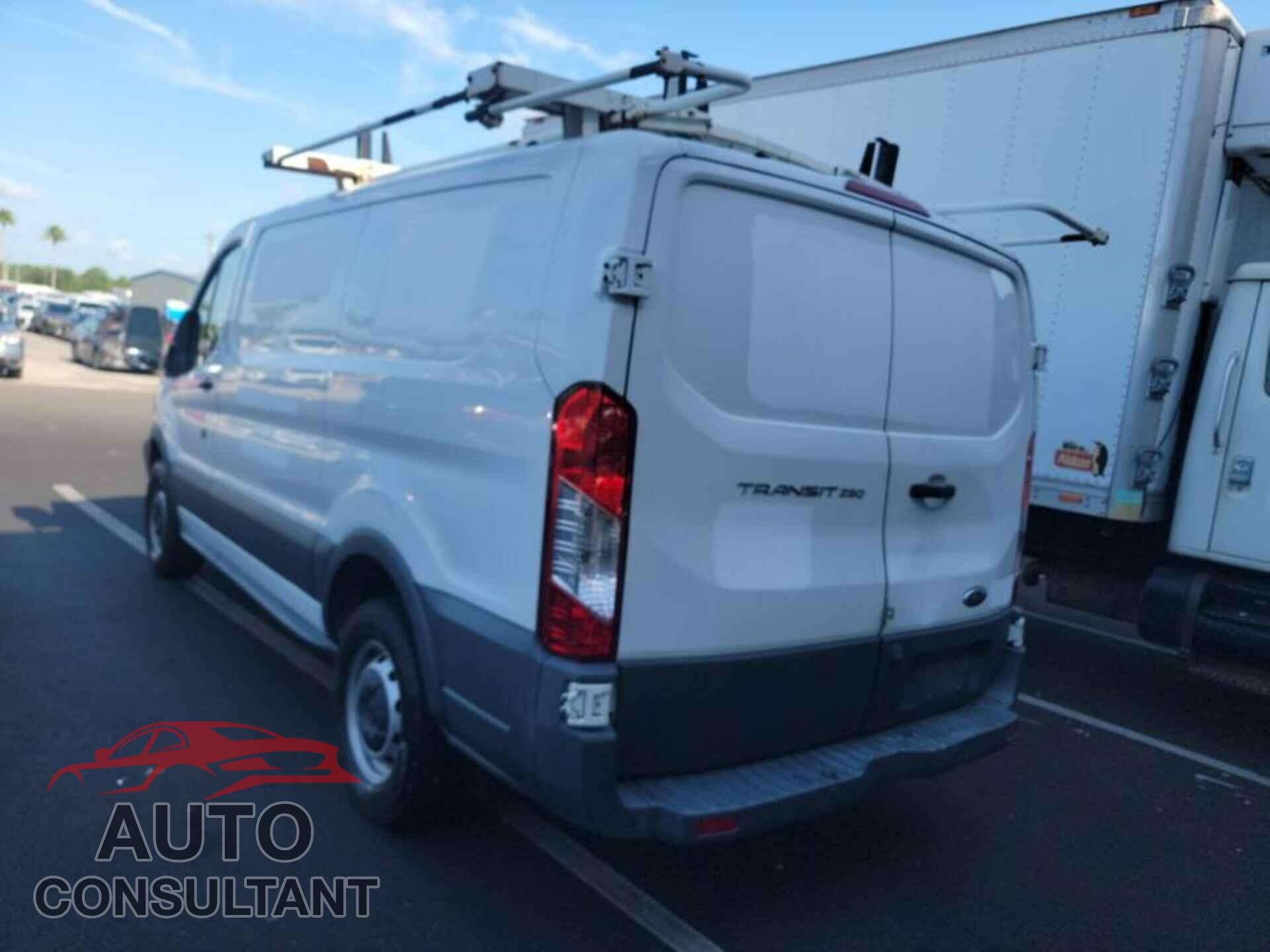 FORD TRANSIT-250 2017 - 1FTYR1YM8HKB02801