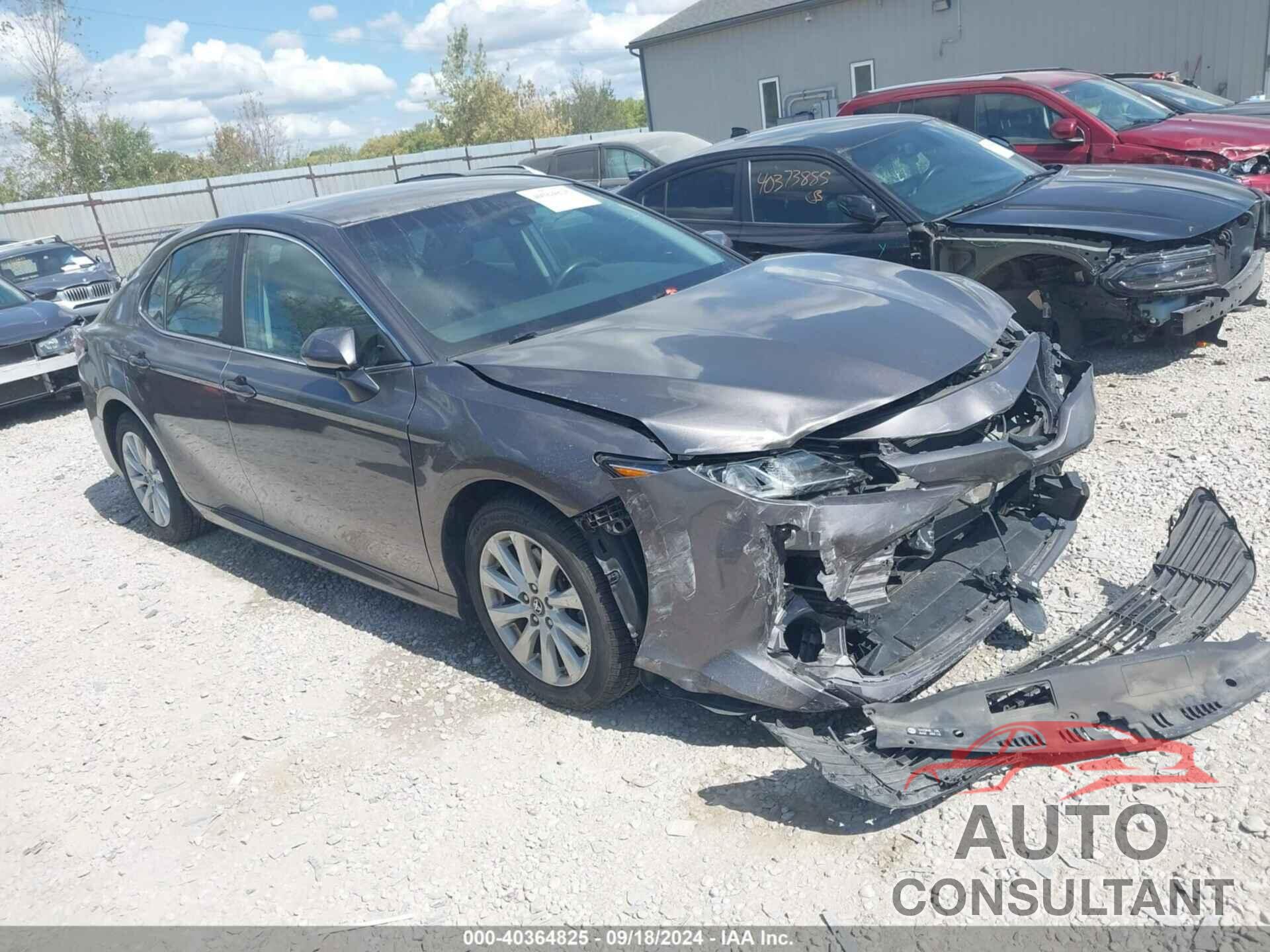 TOYOTA CAMRY 2018 - 4T1B11HK2JU140042