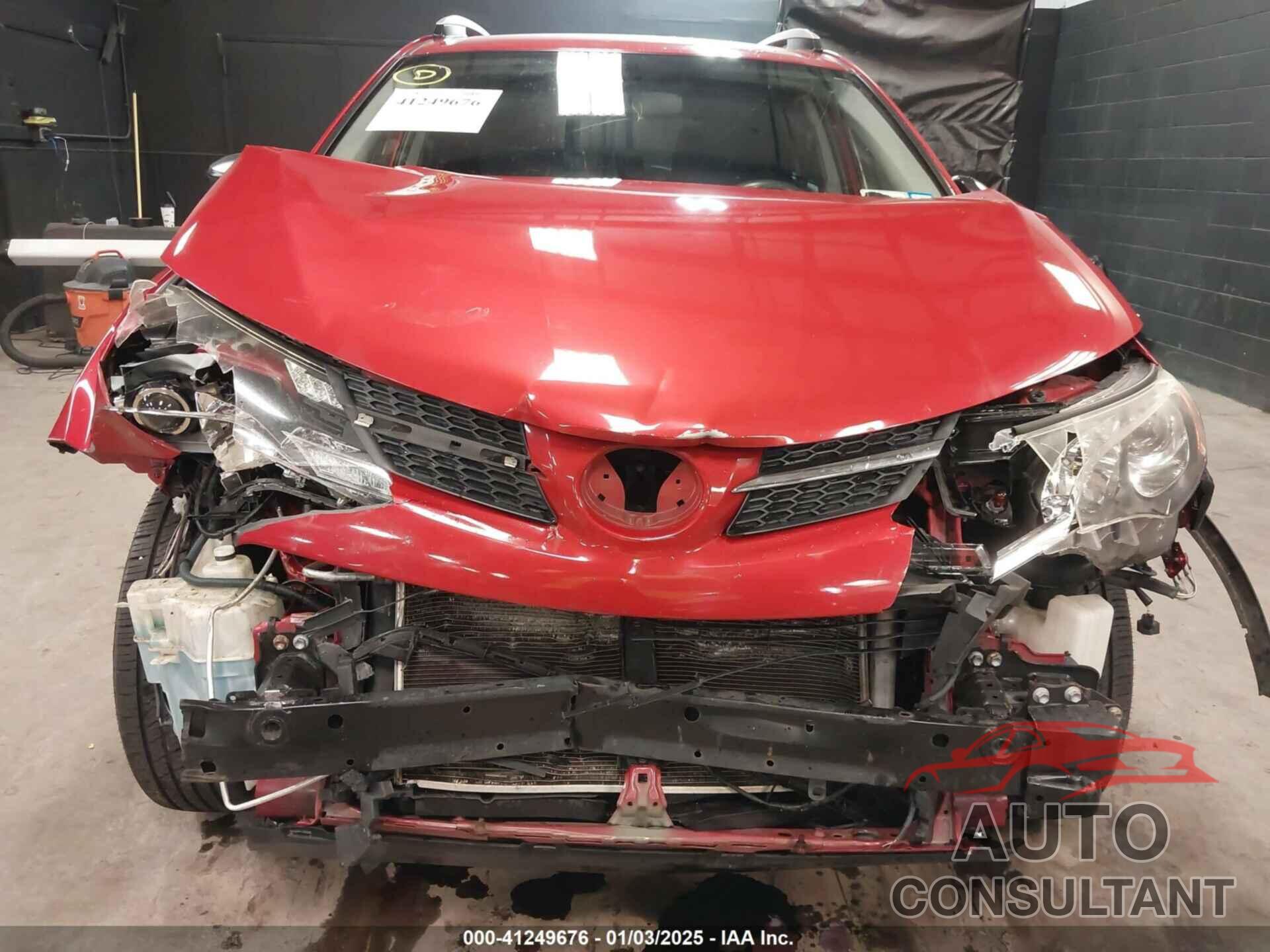 TOYOTA RAV4 2015 - JTMBFREV8FJ018958