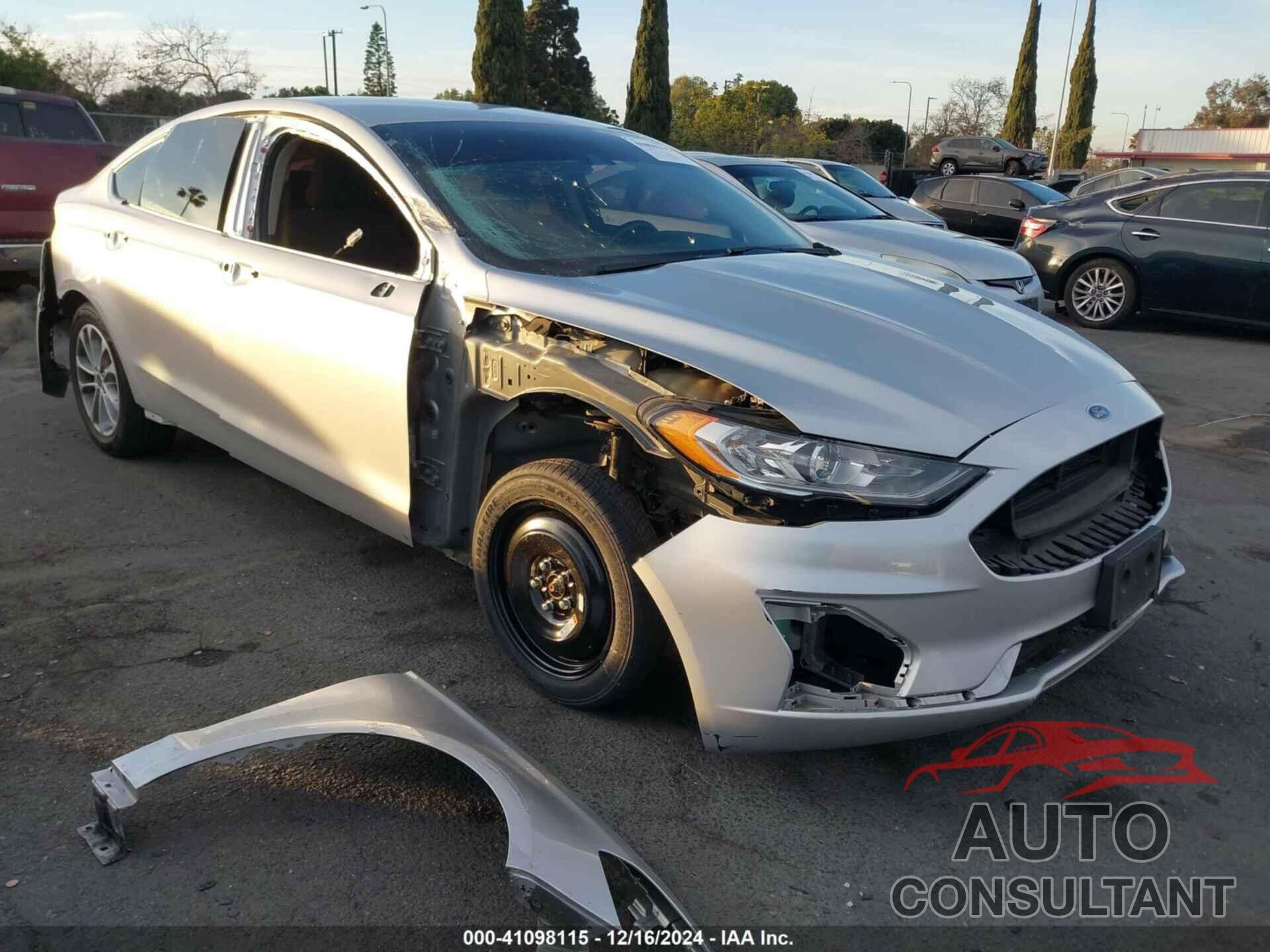 FORD FUSION 2019 - 3FA6P0HDXKR134701