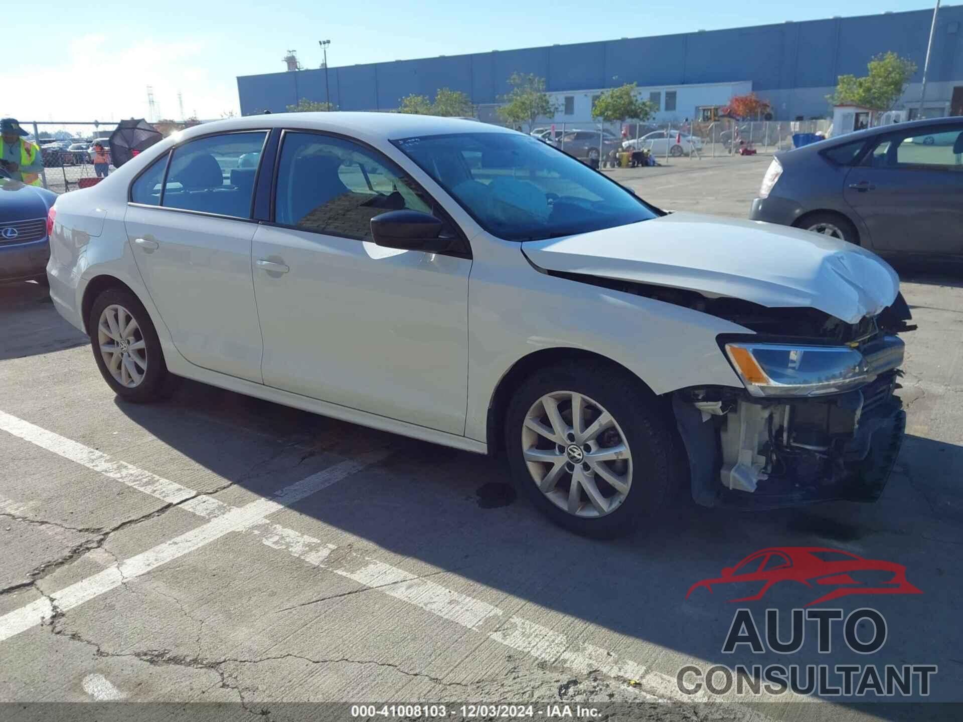 VOLKSWAGEN JETTA 2015 - 3VWD17AJ8FM283443