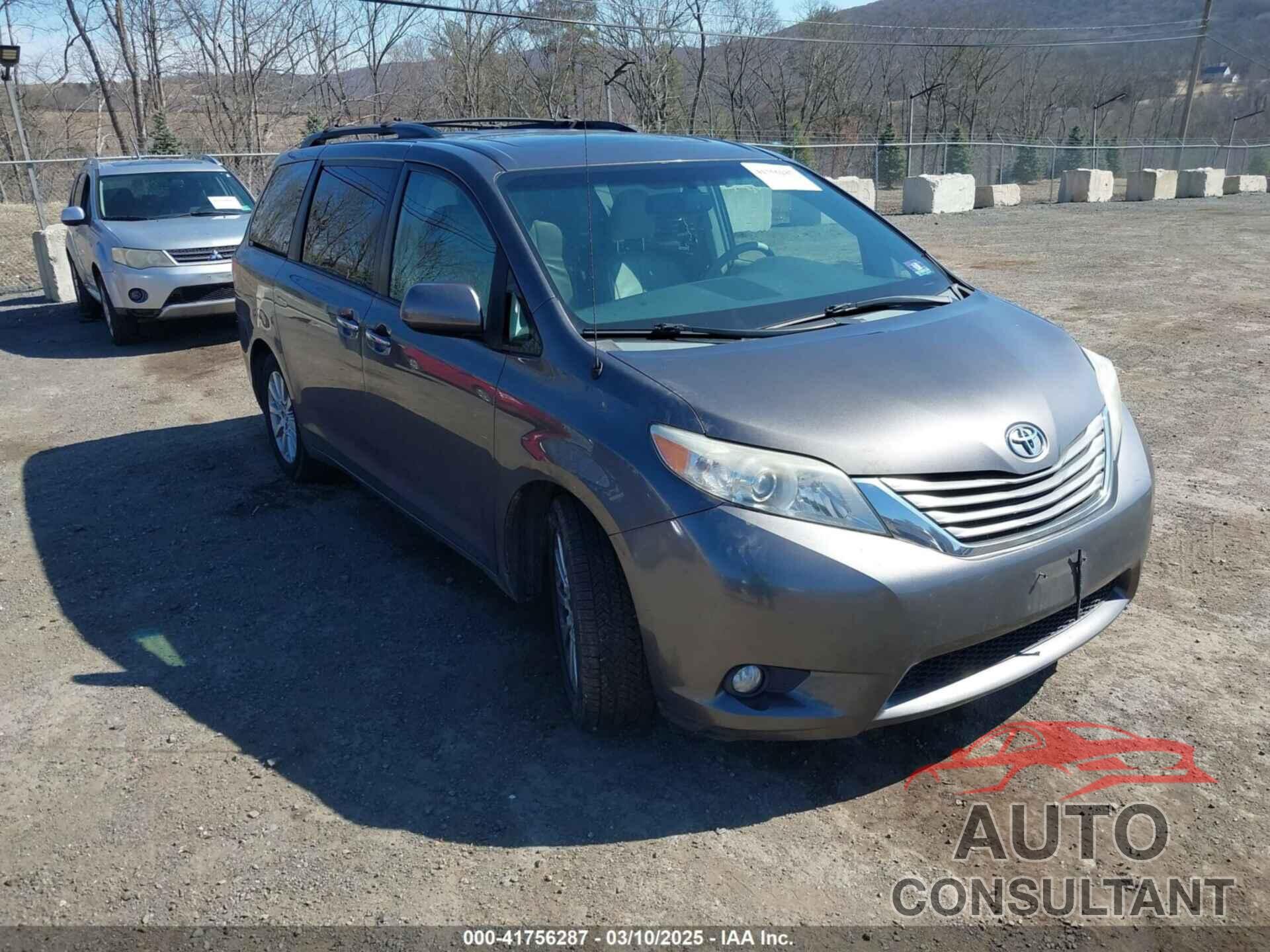 TOYOTA SIENNA 2013 - 5TDDK3DC6DS067612