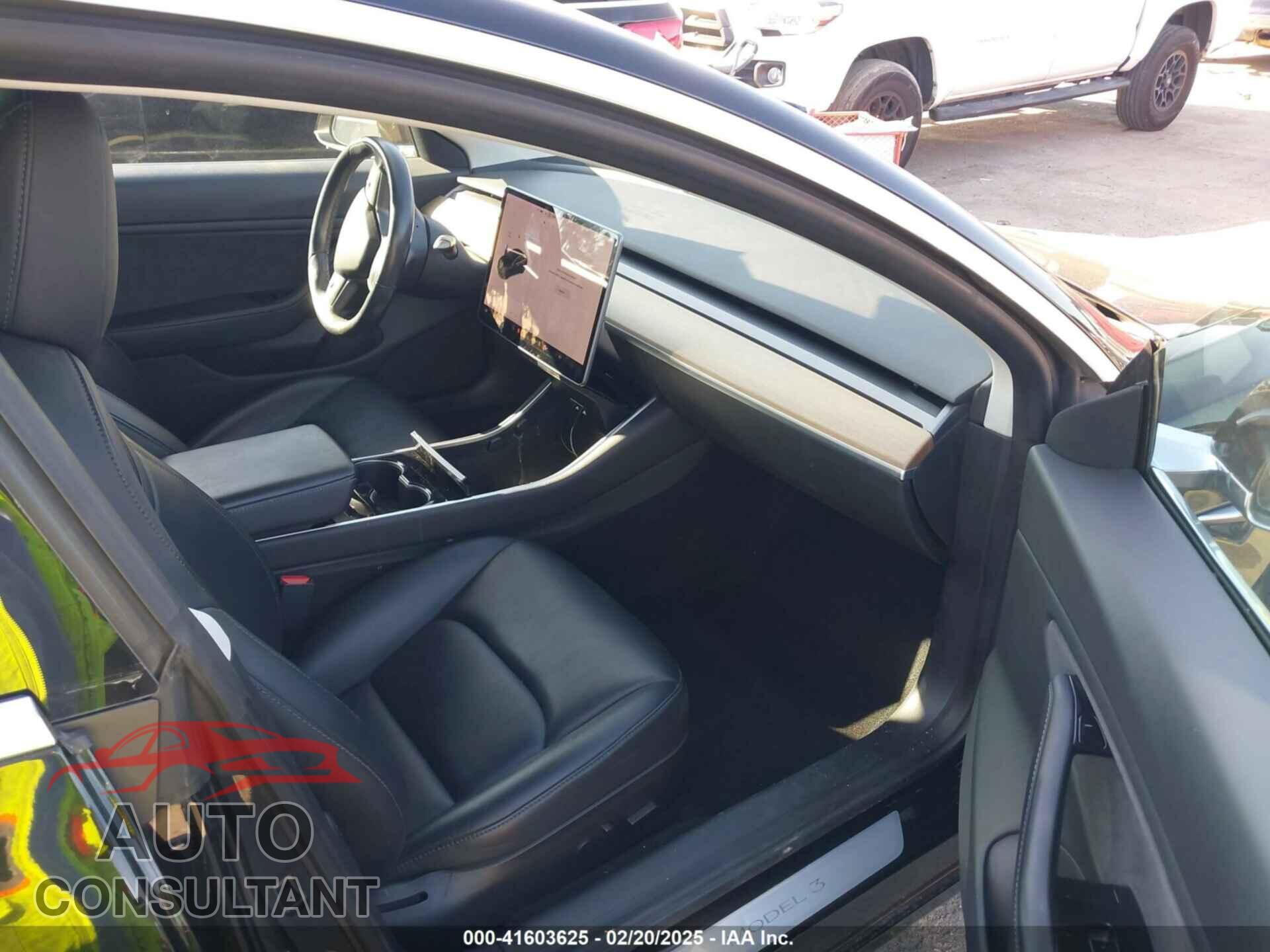 TESLA MODEL 3 2019 - 5YJ3E1EA4KF190010