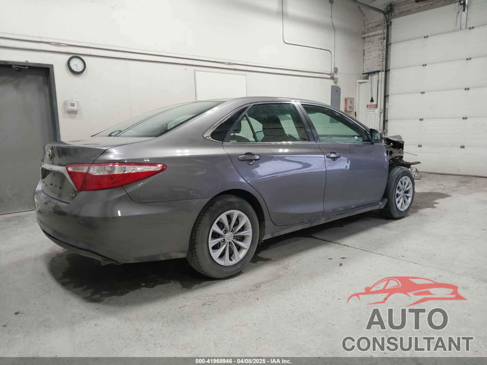 TOYOTA CAMRY 2016 - 4T4BF1FK7GR573522