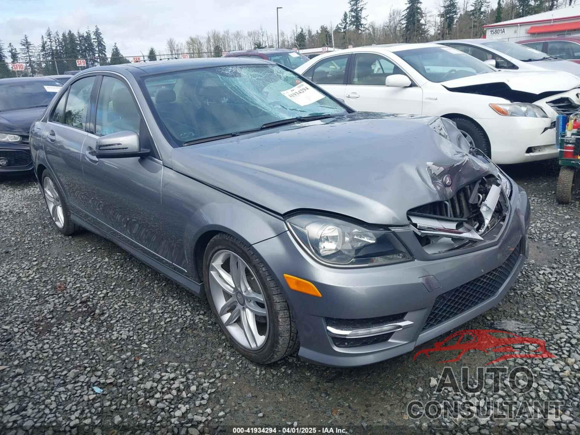MERCEDES-BENZ C 300 2012 - WDDGF8BB6CR226429