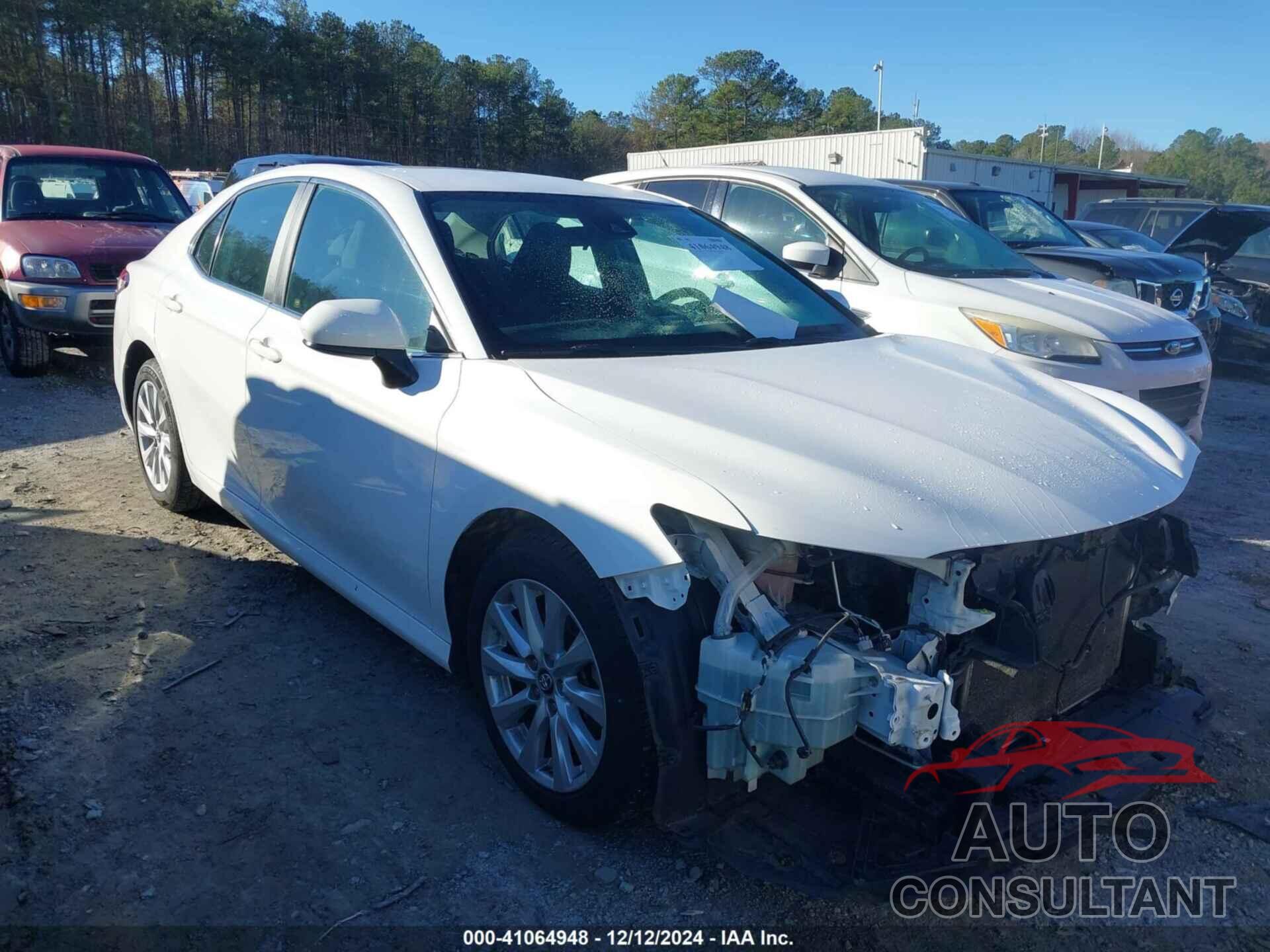 TOYOTA CAMRY 2018 - 4T1B11HK8JU545578