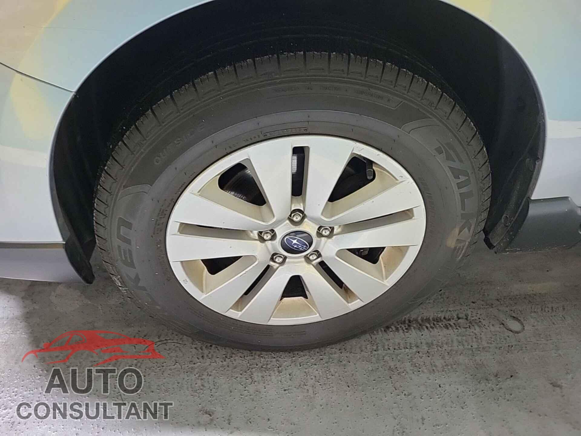 SUBARU OUTBACK 2018 - 4S4BSAFC8J3355312