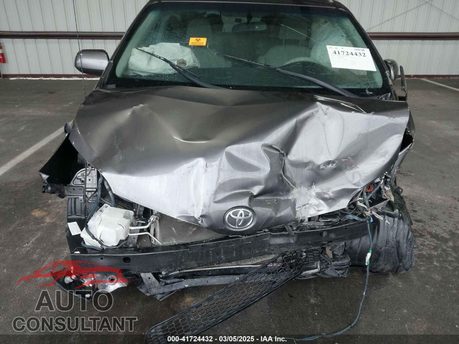 TOYOTA SIENNA 2013 - 5TDKK3DC8DS403901