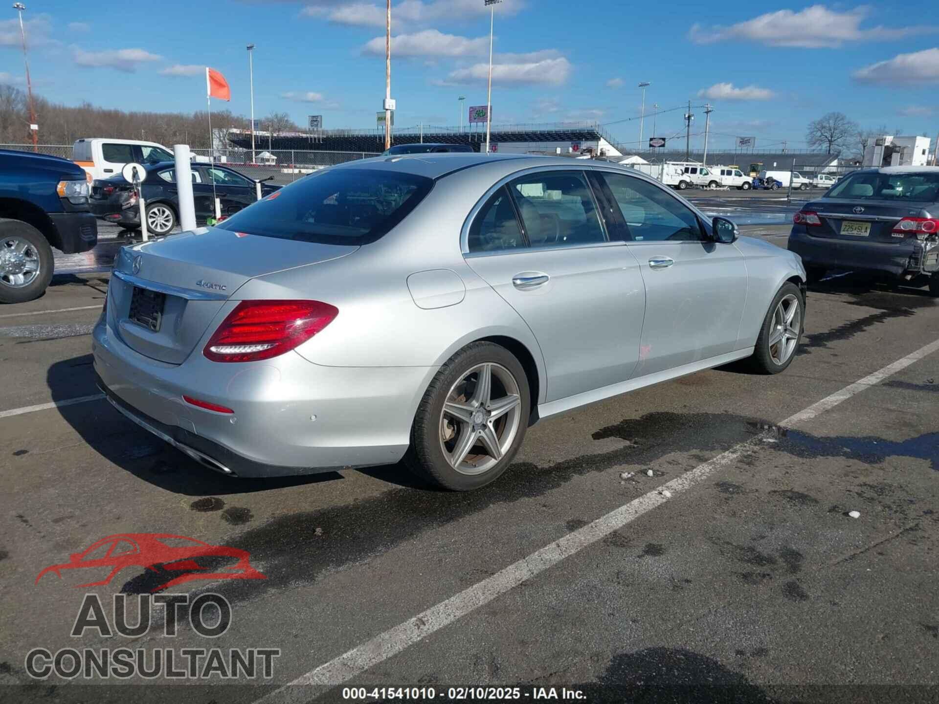 MERCEDES-BENZ E 300 2017 - WDDZF4KB6HA012516