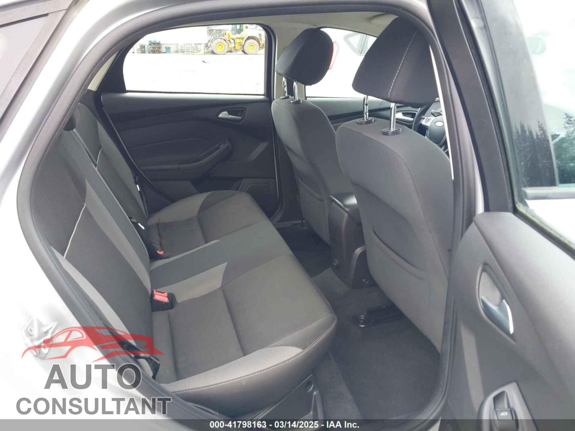 FORD FOCUS 2014 - 1FADP3F2XEL252518