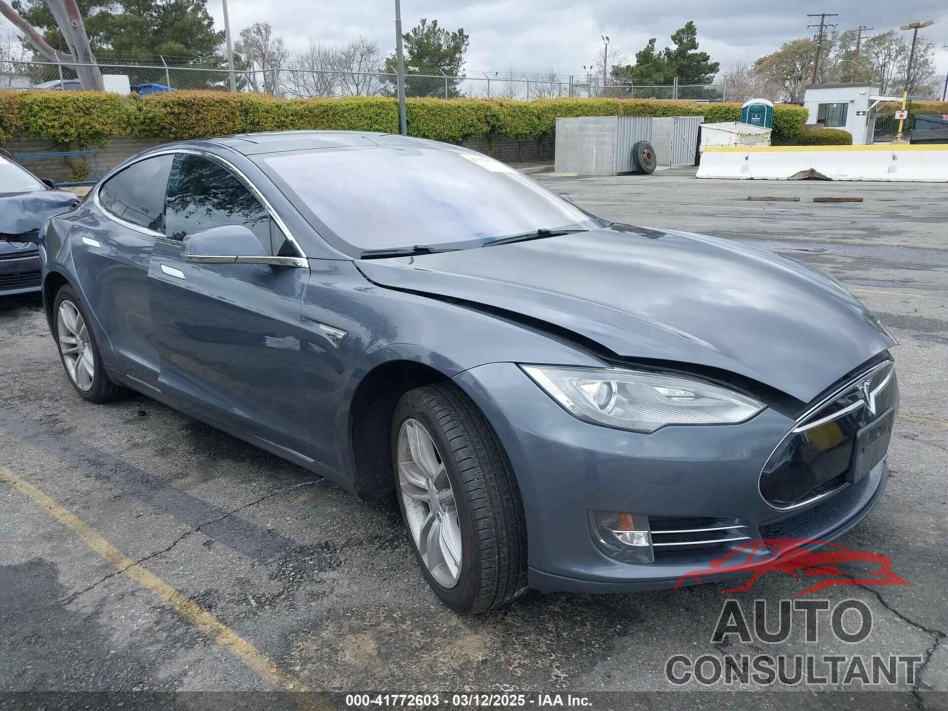 TESLA MODEL S 2013 - 5YJSA1CN8DFP21869