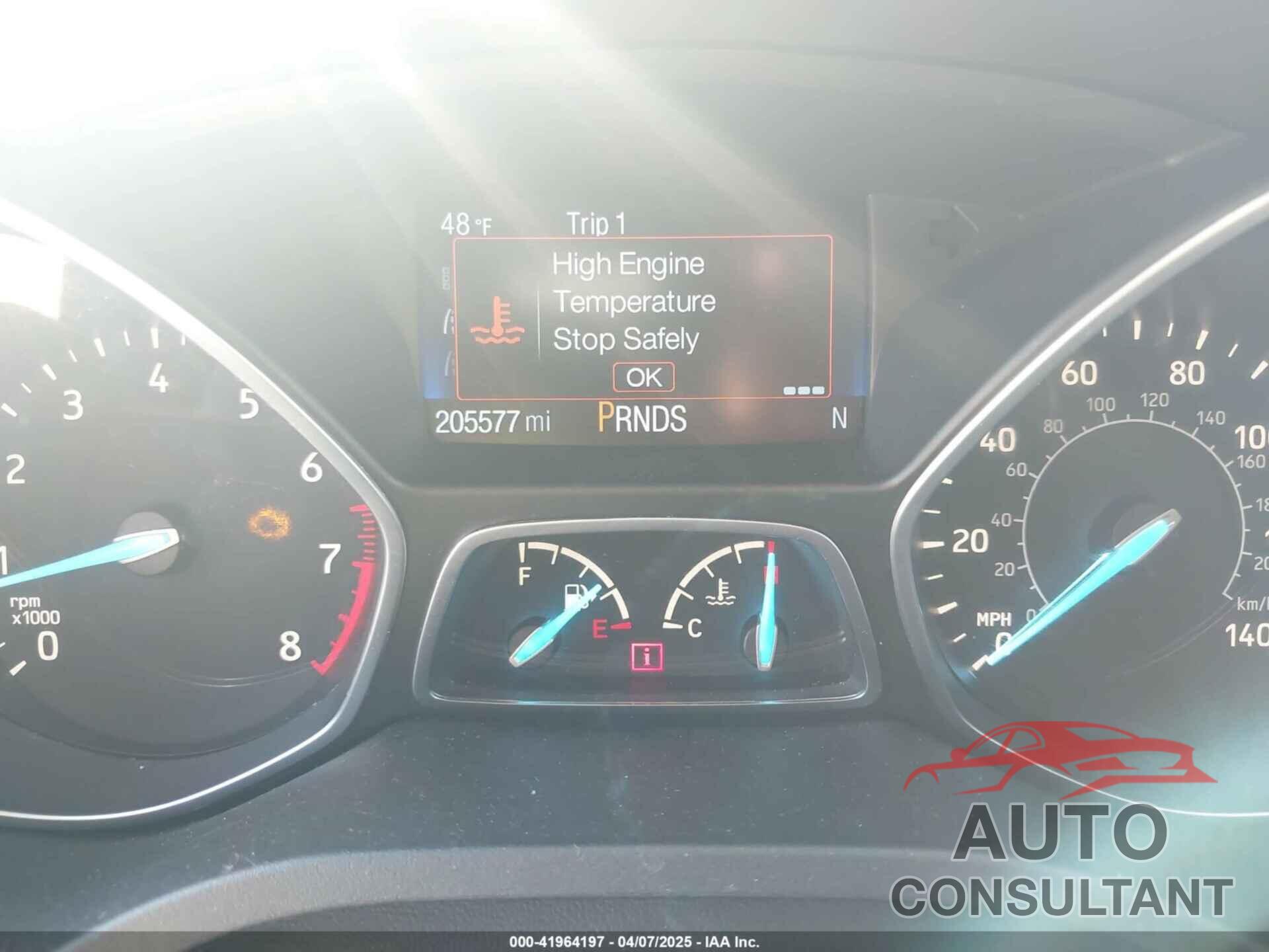 FORD ESCAPE 2017 - 1FMCU0GD7HUA38402