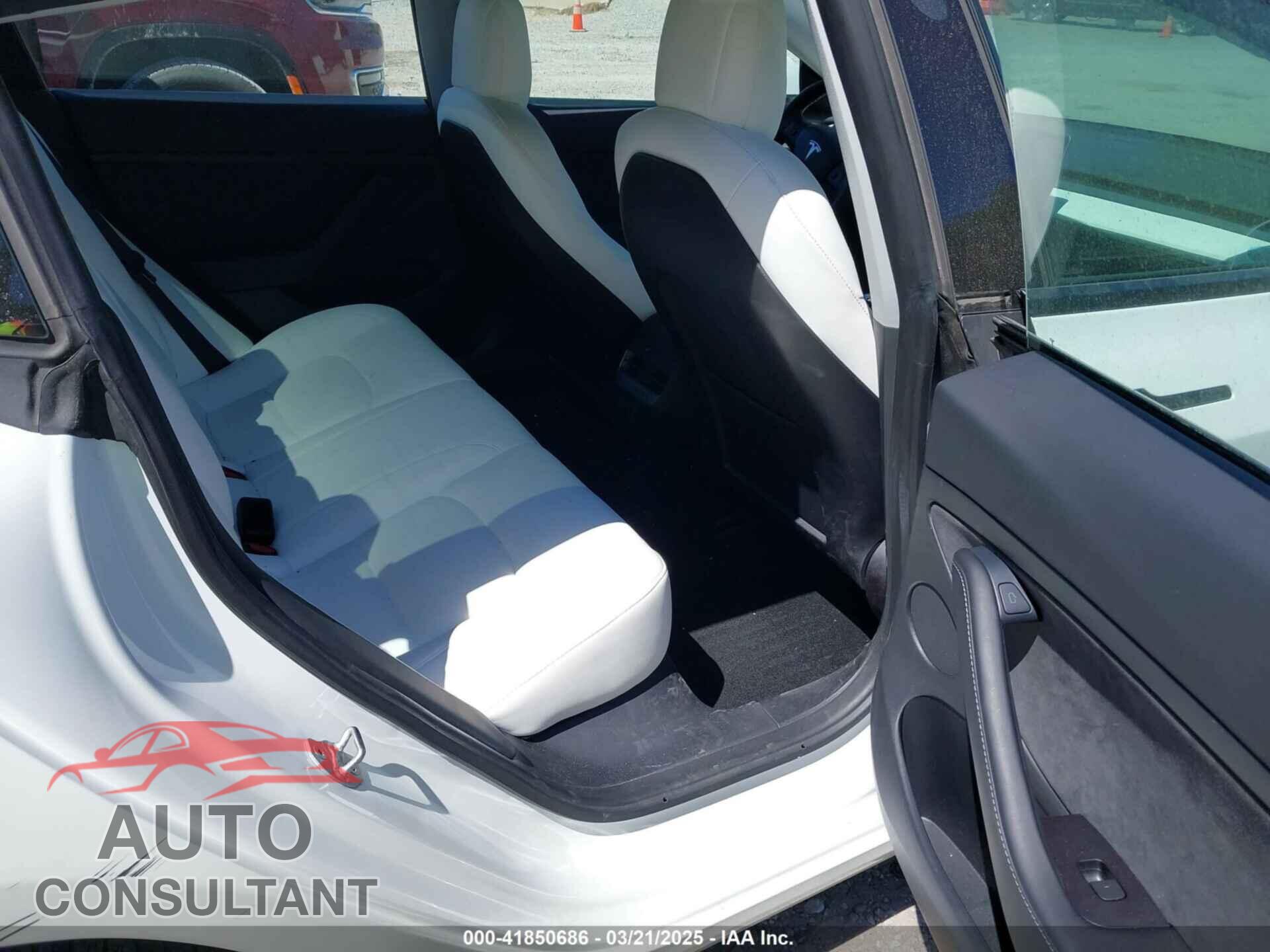 TESLA MODEL 3 2021 - 5YJ3E1EA2MF020540