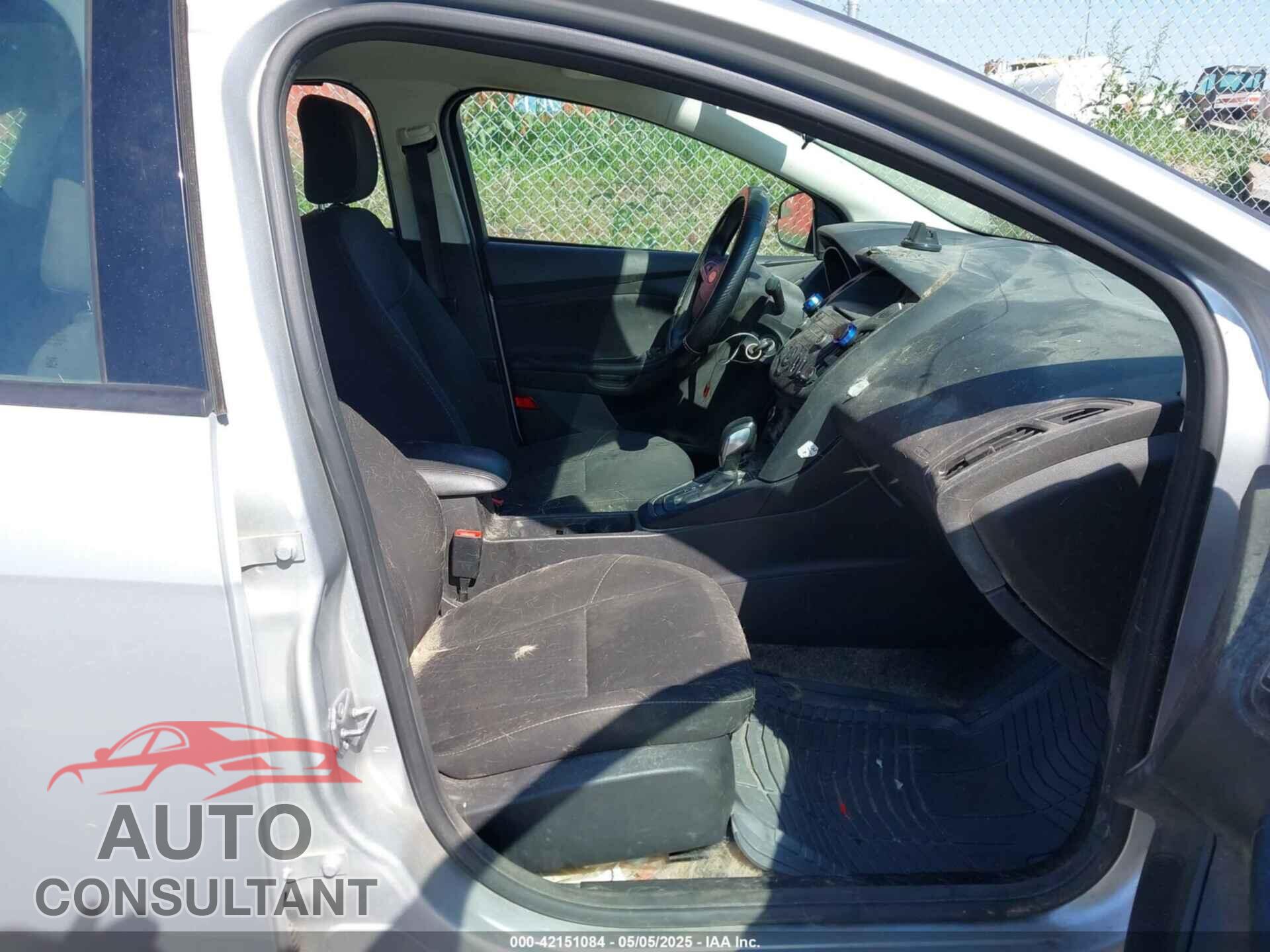 FORD FOCUS 2017 - 1FADP3F20HL218415