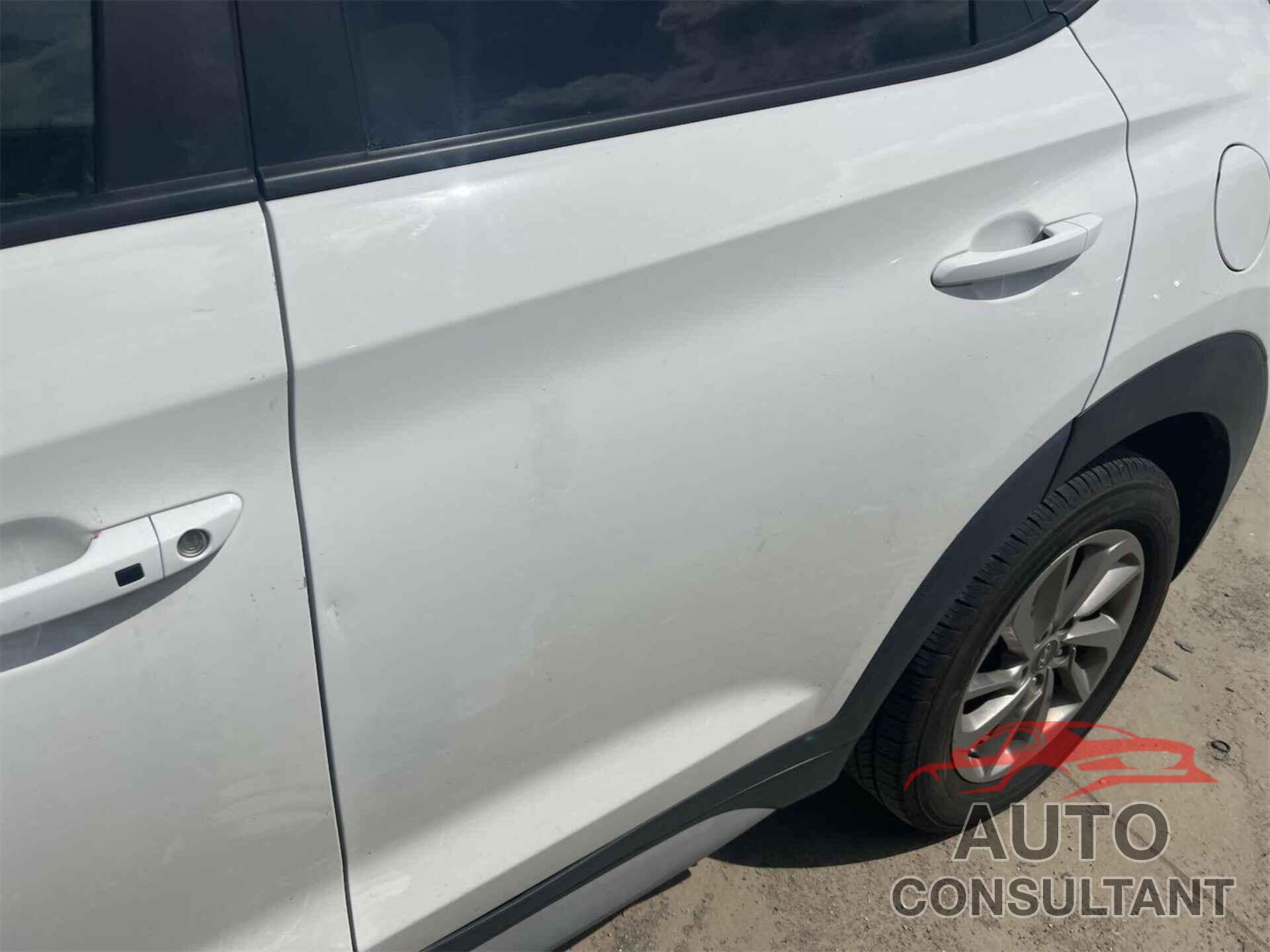HYUNDAI TUCSON 2018 - KM8J33A48JU635892