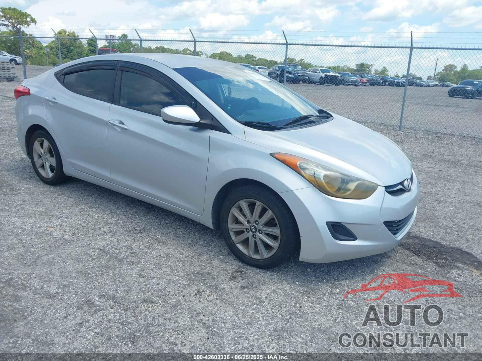 HYUNDAI ELANTRA 2011 - KMHDH4AE5BU165951